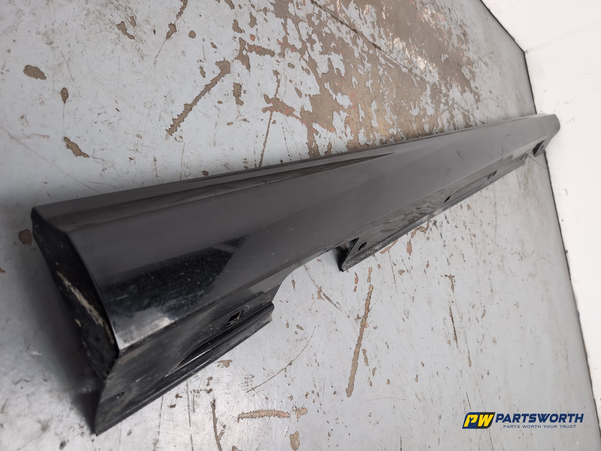Side Skirt RH 2