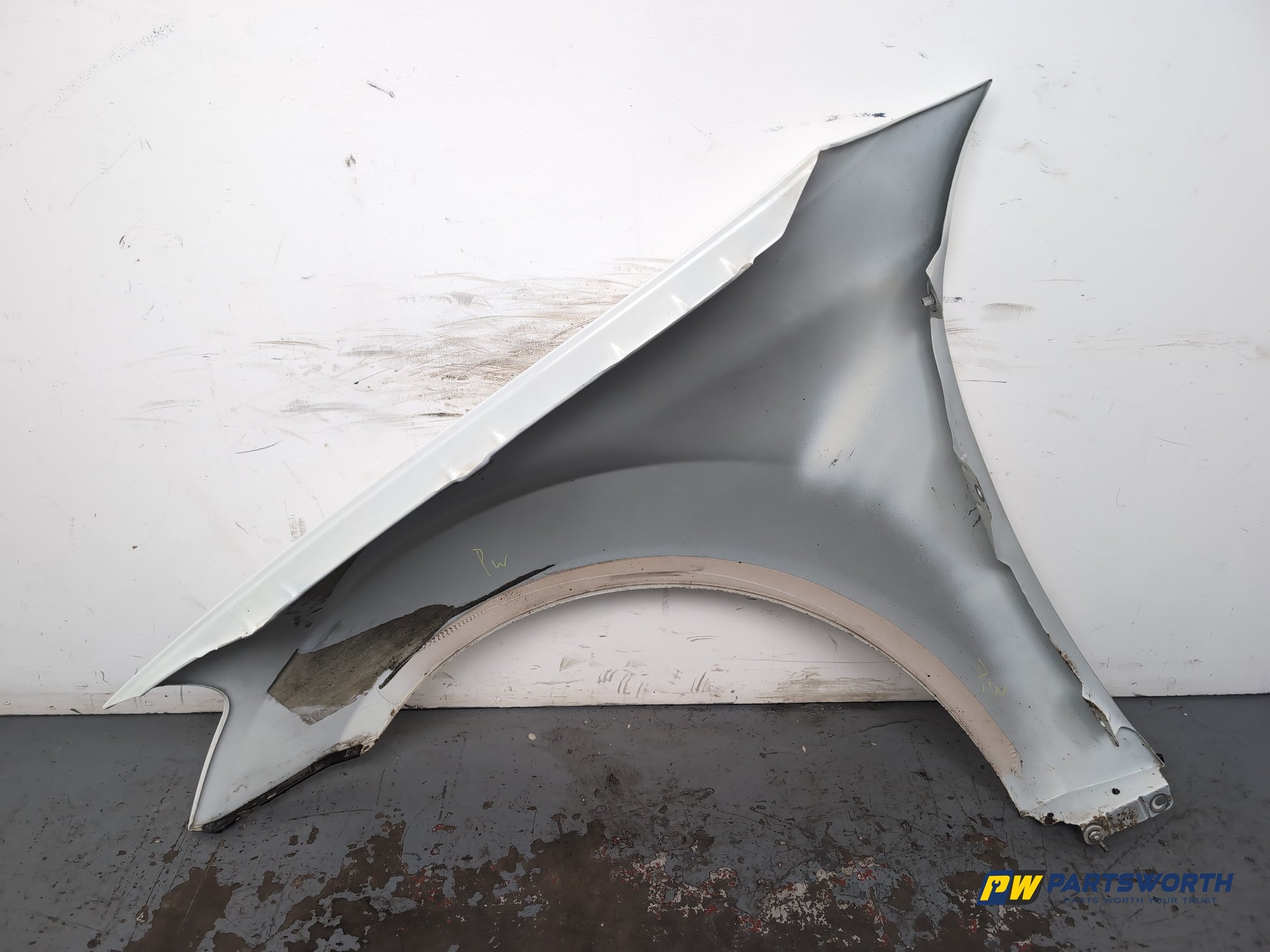 Wing Front RH 8