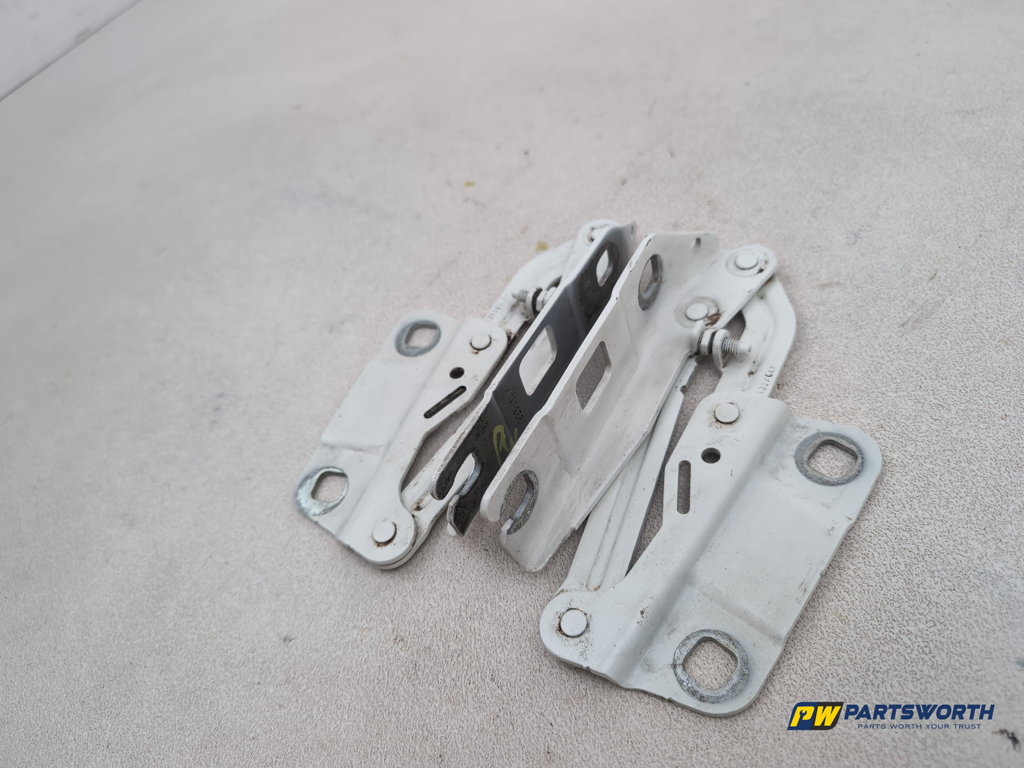 Bonnet Hinges 2