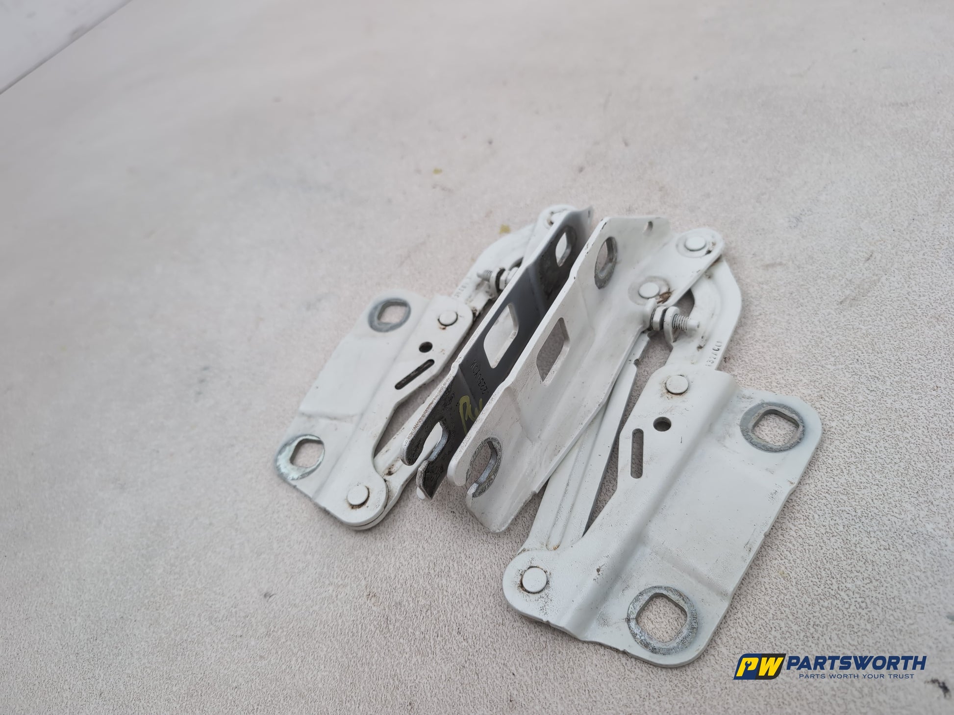 Bonnet Hinges 2