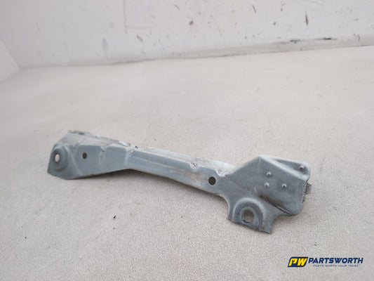Mercedes-Benz Ml350 Spt Cdi Blueef-Cy Wing Mount Bracket Left Passenger Side - photo 2