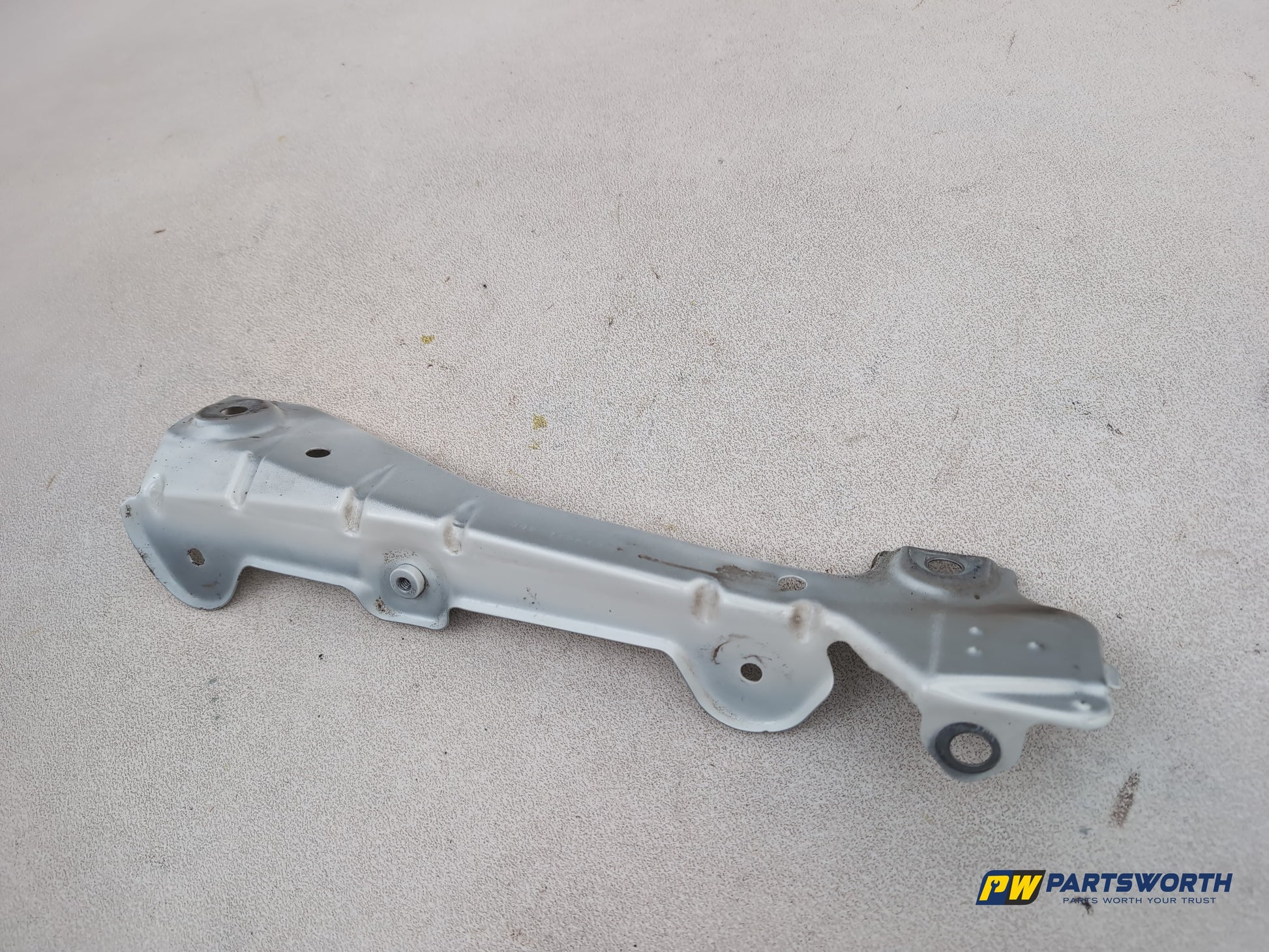 Mercedes-Benz Ml350 Spt Cdi Blueef-Cy Wing Mount Bracket Right Driver Side - photo 2
