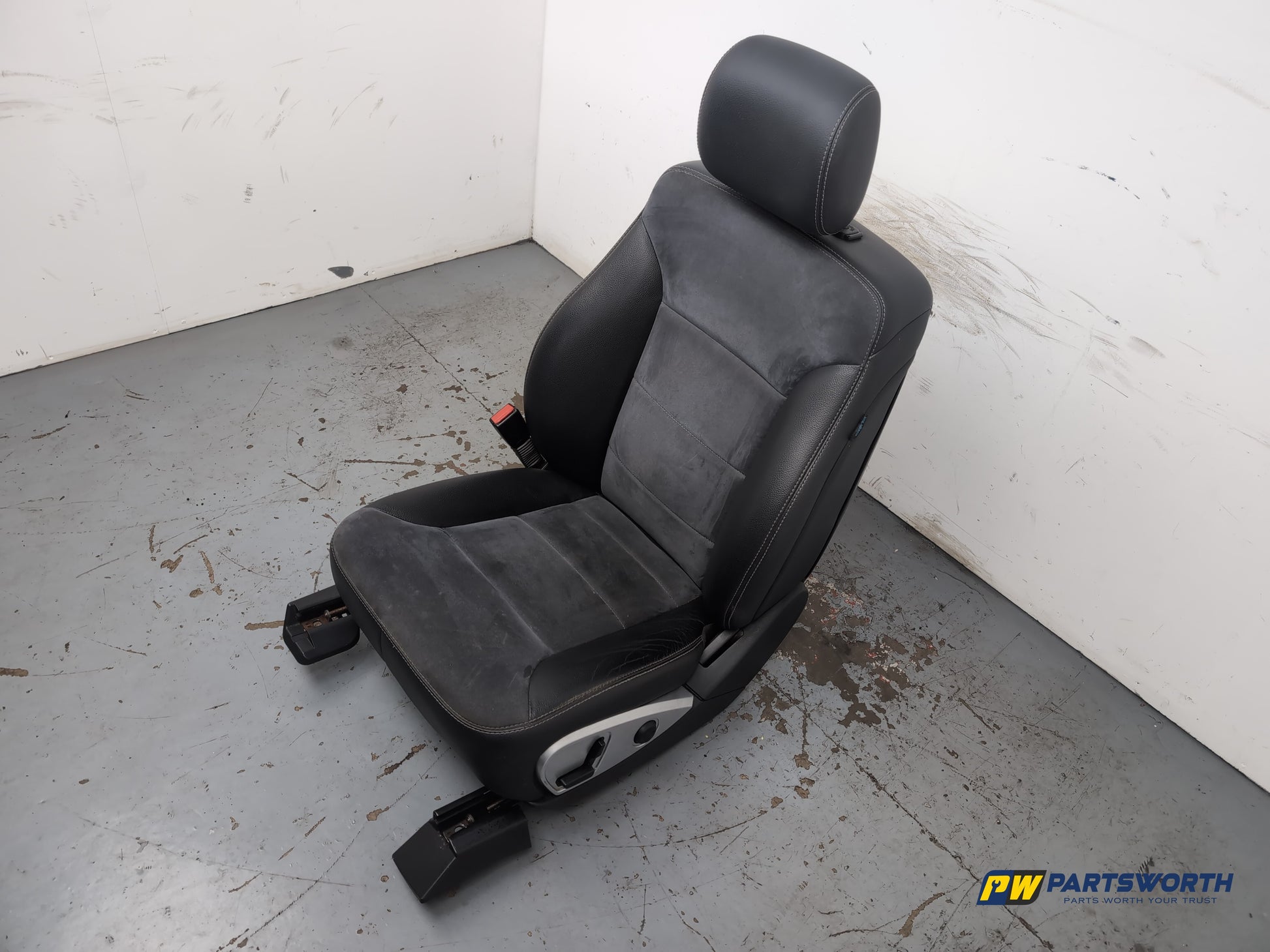 Seat Front LH 2
