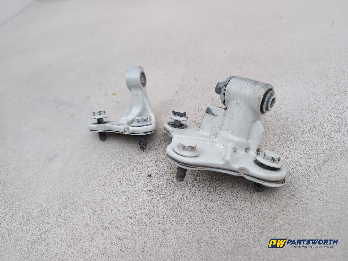 Mercedes-Benz Ml350 Spt Cdi Blueef-Cy A Rear Door Hinge Pair Lh Passenger Side - photo 2