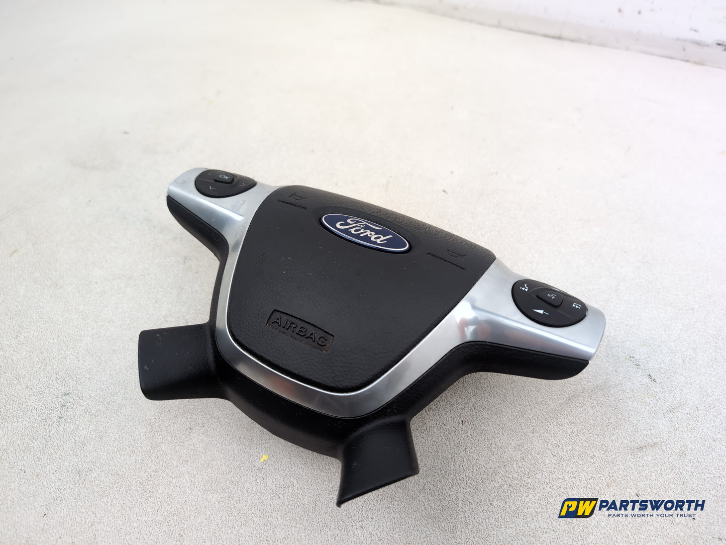 Ford Focus Zetec Turbo Steering Wheel Cover Em51r042b85 - photo 2