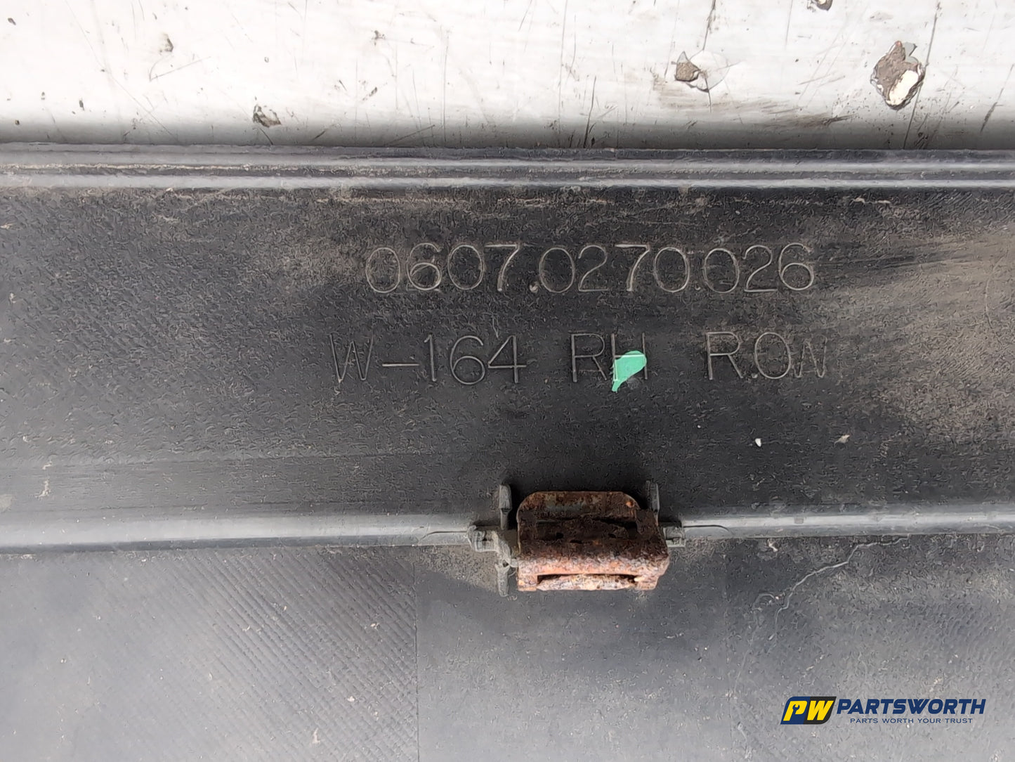 Mercedes-Benz Ml350 Spt Cdi Side Skirt Rh Driver Side And Step Insert Pack - photo 8
