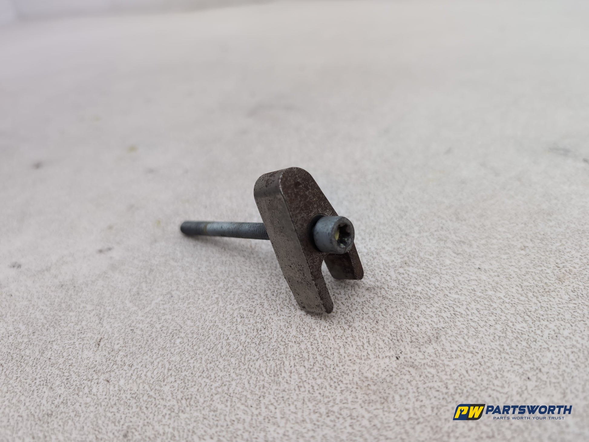 Mercedes-Benz Ml350 Spt Cdi Blueef-Cy Fuel Injector Clamp And Bolt - photo 2
