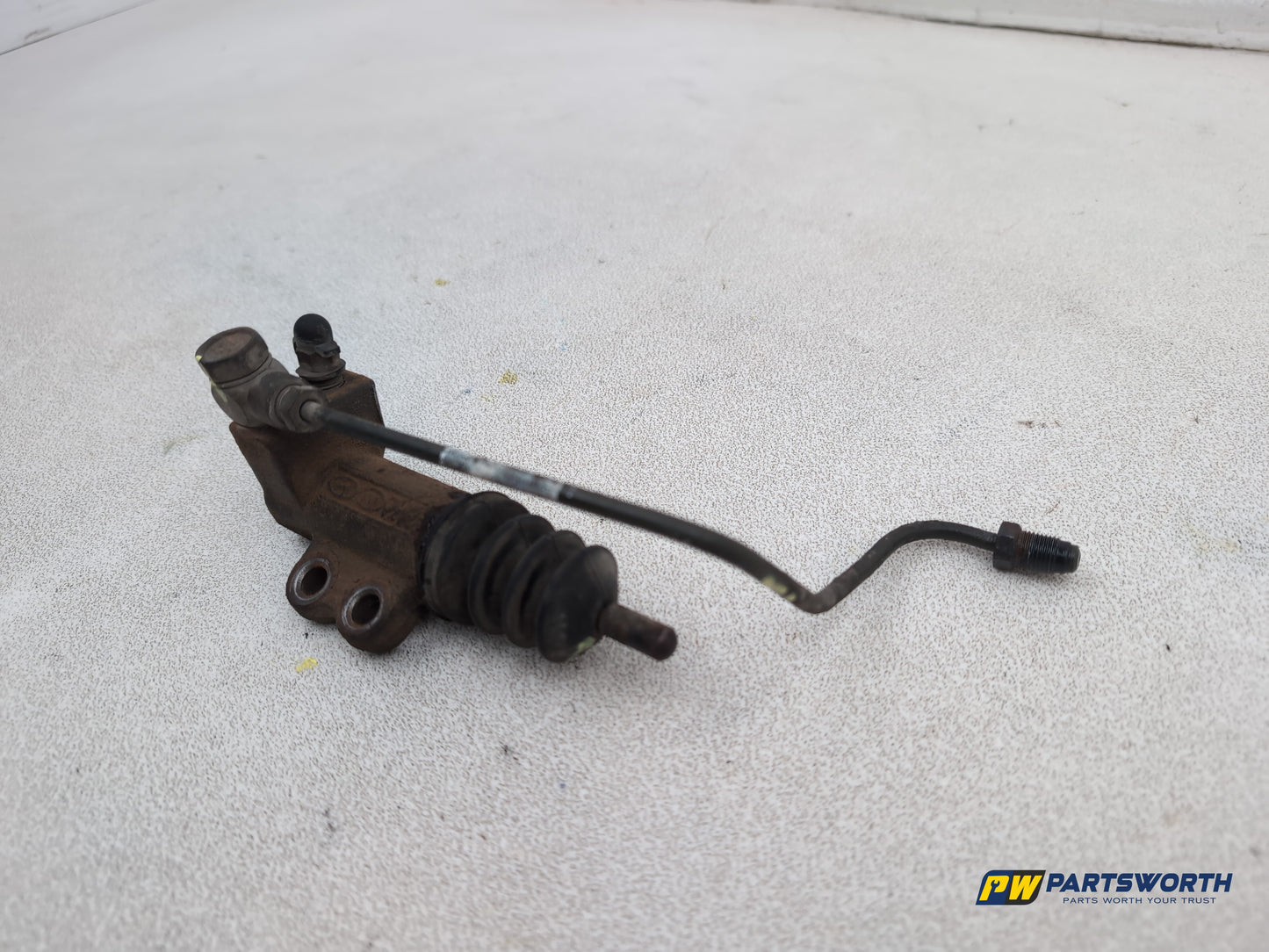 Clutch Slave Cylinder and Pipe  2