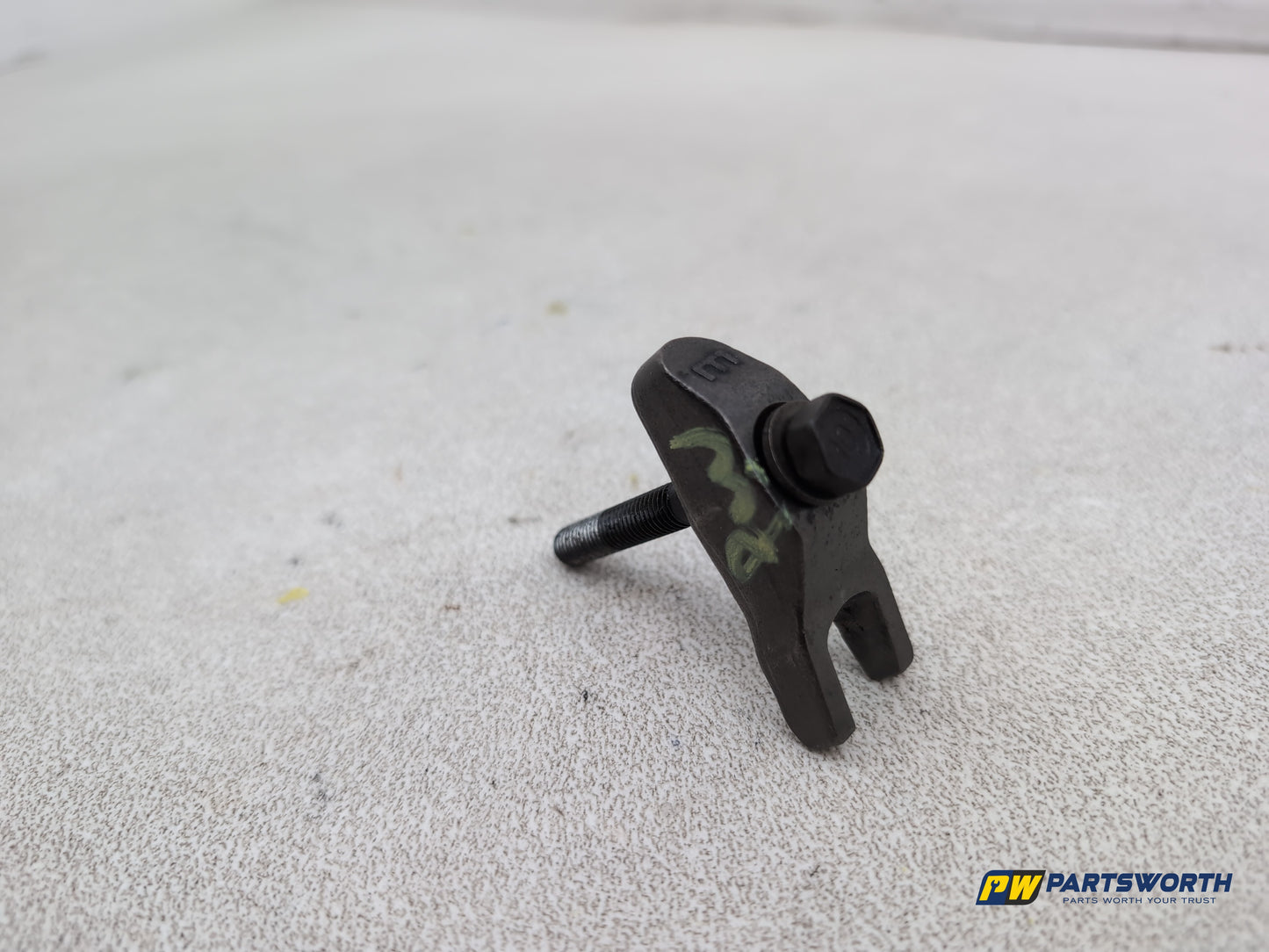 Kia Sportage 3 Sat Nav Crdi Fuel Injector Bracket Clamp And Bolt 2010-2015 - photo 2