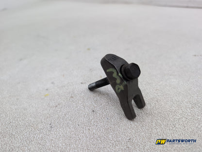 Kia Sportage 3 Sat Nav Crdi Fuel Injector Bracket Clamp And Bolt 2010-2015 - photo 2