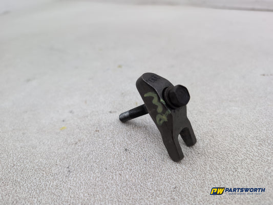 Kia Sportage 3 Sat Nav Crdi Fuel Injector Bracket Clamp And Bolt 2010-2015 - photo 2