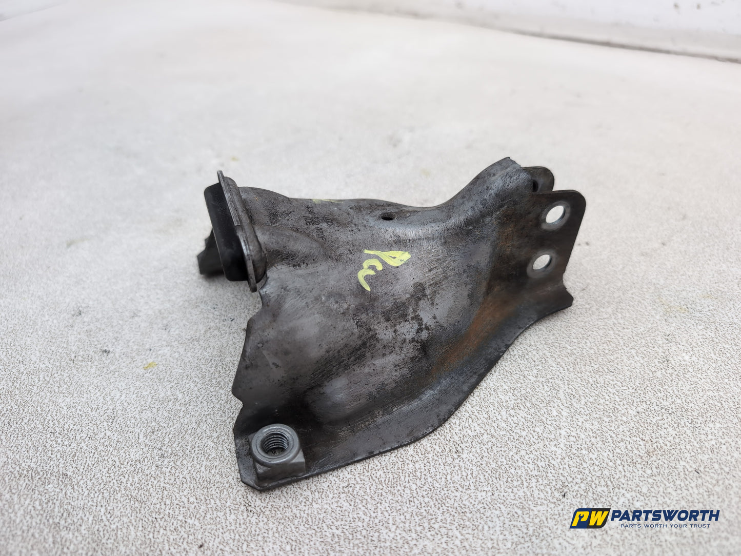 Audi A6 Se Tdi Quattro Right Engine Mounting Bracket Holder 4g0399060f 2011-2014 - photo 2