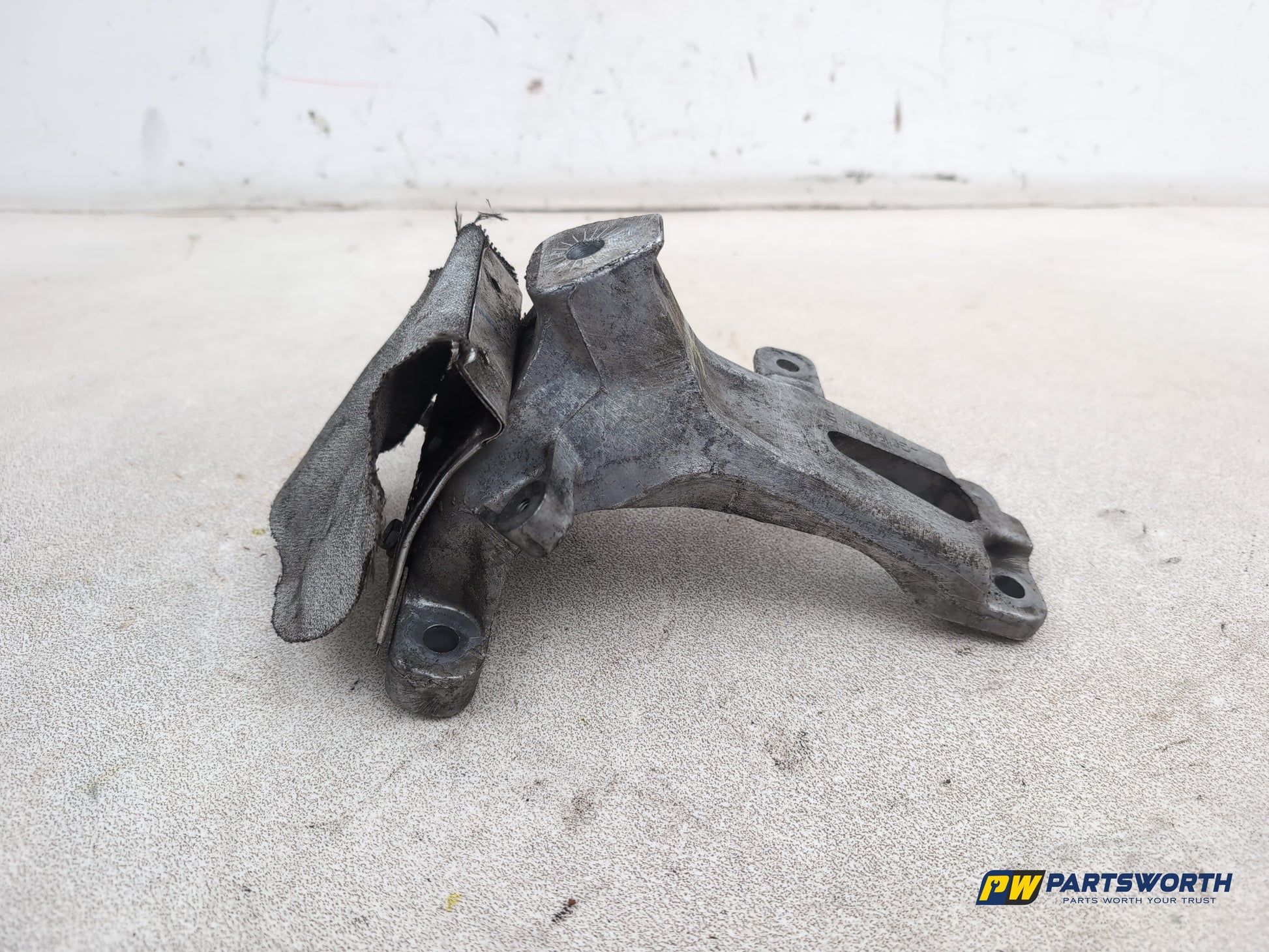 Audi A6 Se Tdi Quattro Auto Engine Mount Bracket Carrier Right 4g0199308e - photo 8