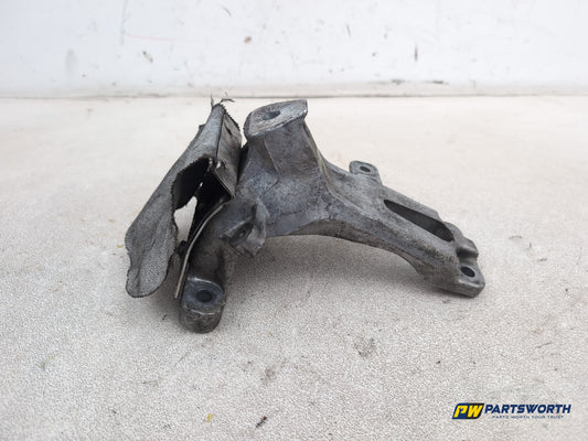 Audi A6 Se Tdi Quattro Auto Engine Mount Bracket Carrier Right 4g0199308e - photo 2