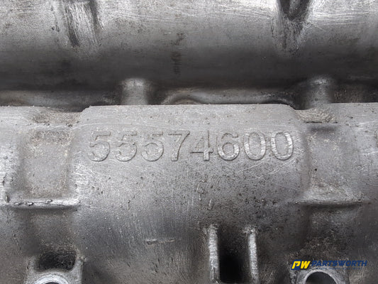 Vauxhall Insignia Astra J Zafira 2.0 Cdti Camshaft Case Cover 55574600 - photo 2