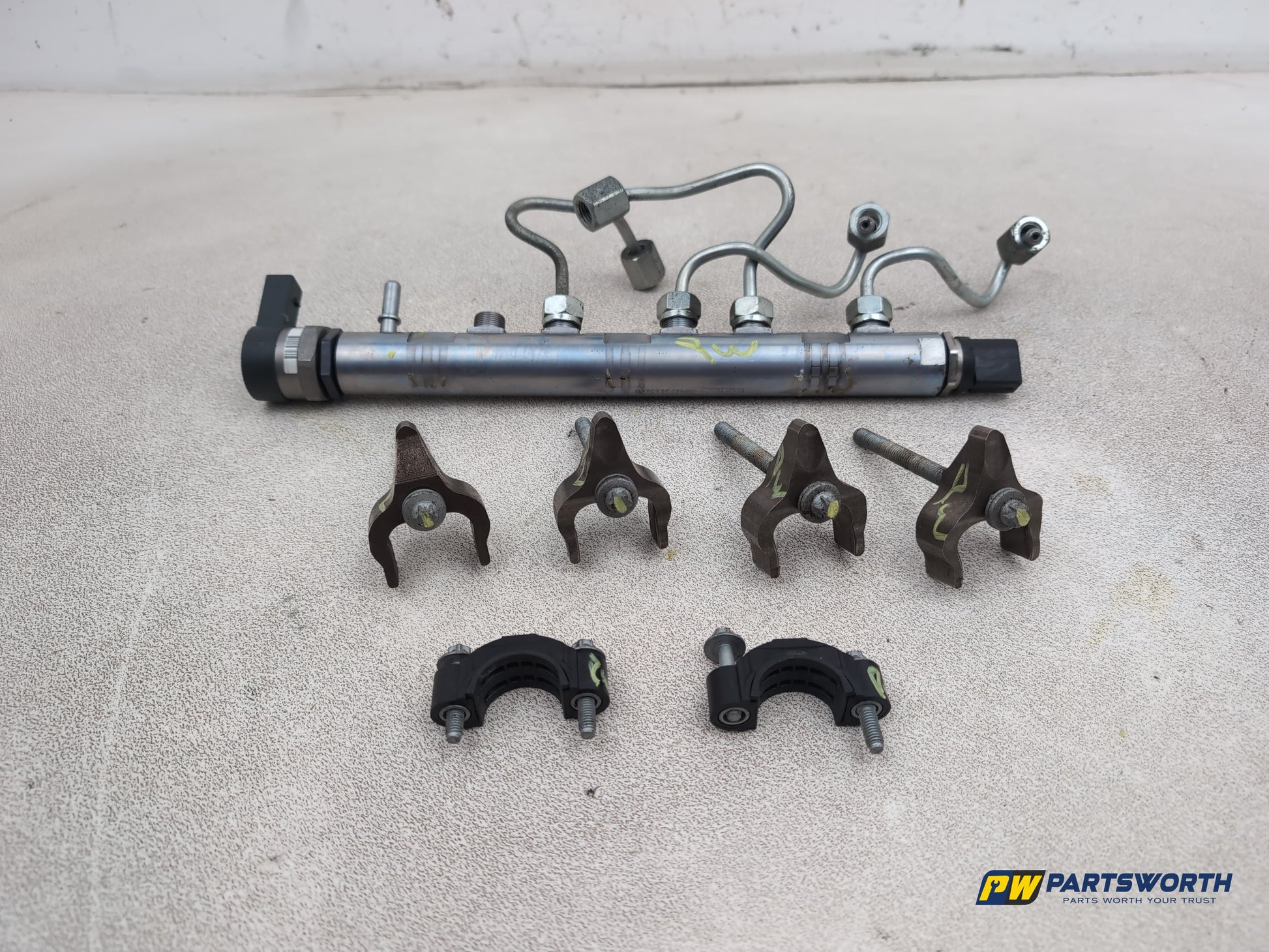 Bmw E87 Lci E90 120d 320d Fuel Pump Injector Rail Pipes And Clamps Set 7797874 - photo 8