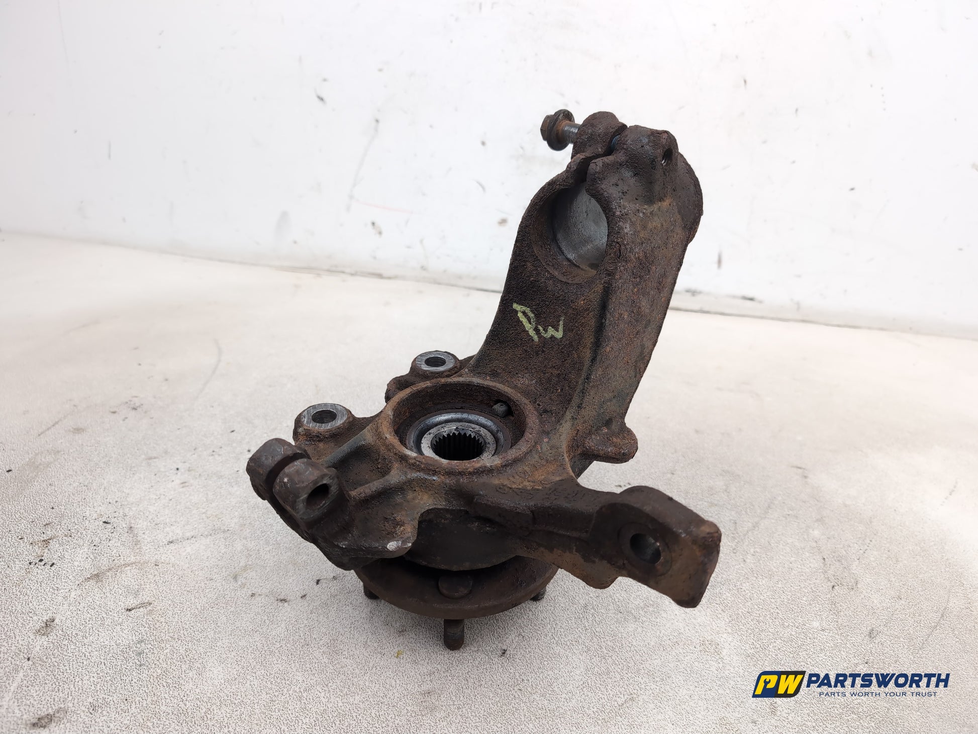 Ford Focus Zetec Turbo Wheel Hub Front Rh Driver Side Av613k710 2011-2018 - photo 2