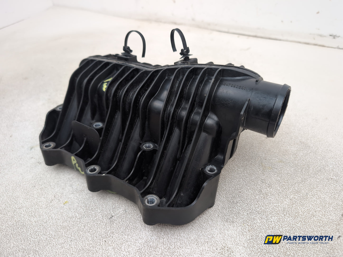 Ford Focus Zetec Turbo Engine Inlet Manifold 1047092s01 2011-2018 - photo 8