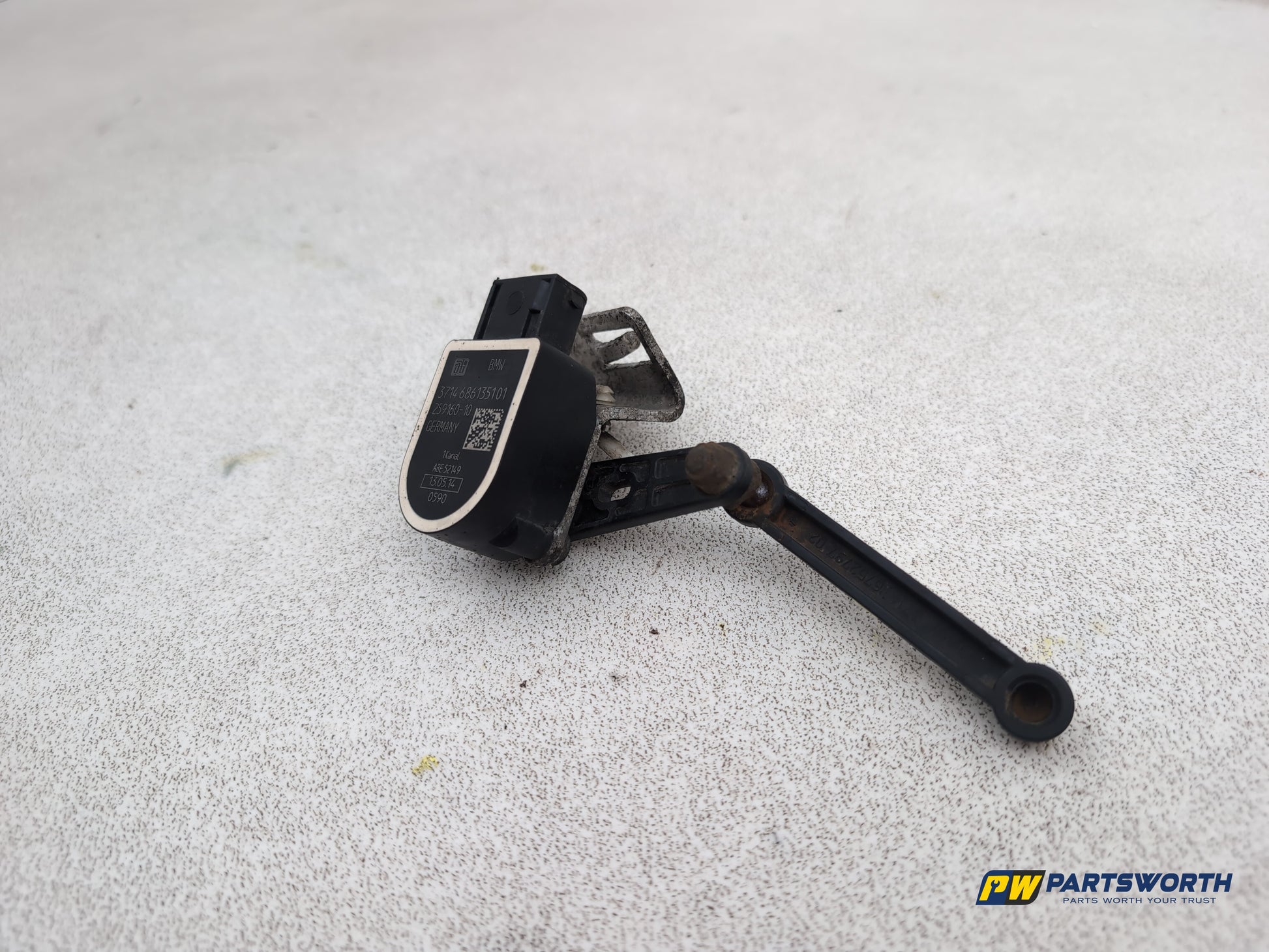 Bmw 520d Se Rear Headlight Level Sensor 686135101 2013-2017 - photo 2