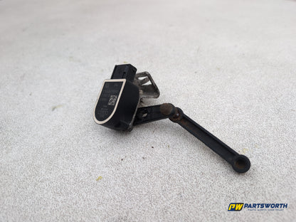 Bmw 520d Se Rear Headlight Level Sensor 686135101 2013-2017 - photo 2