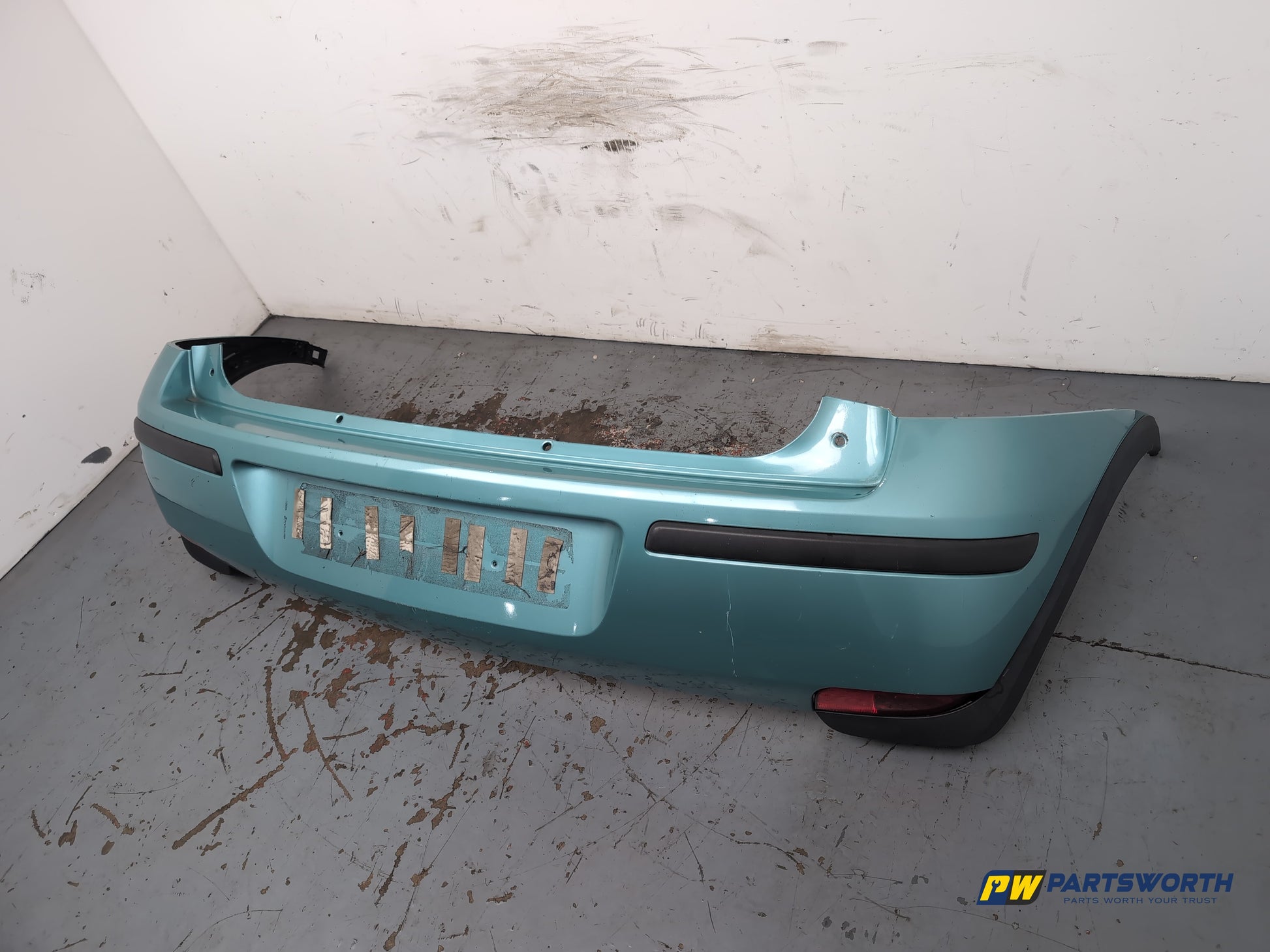 Vauxhall Corsa C Rear Bumper Mint Green 2000-2006 - photo 2