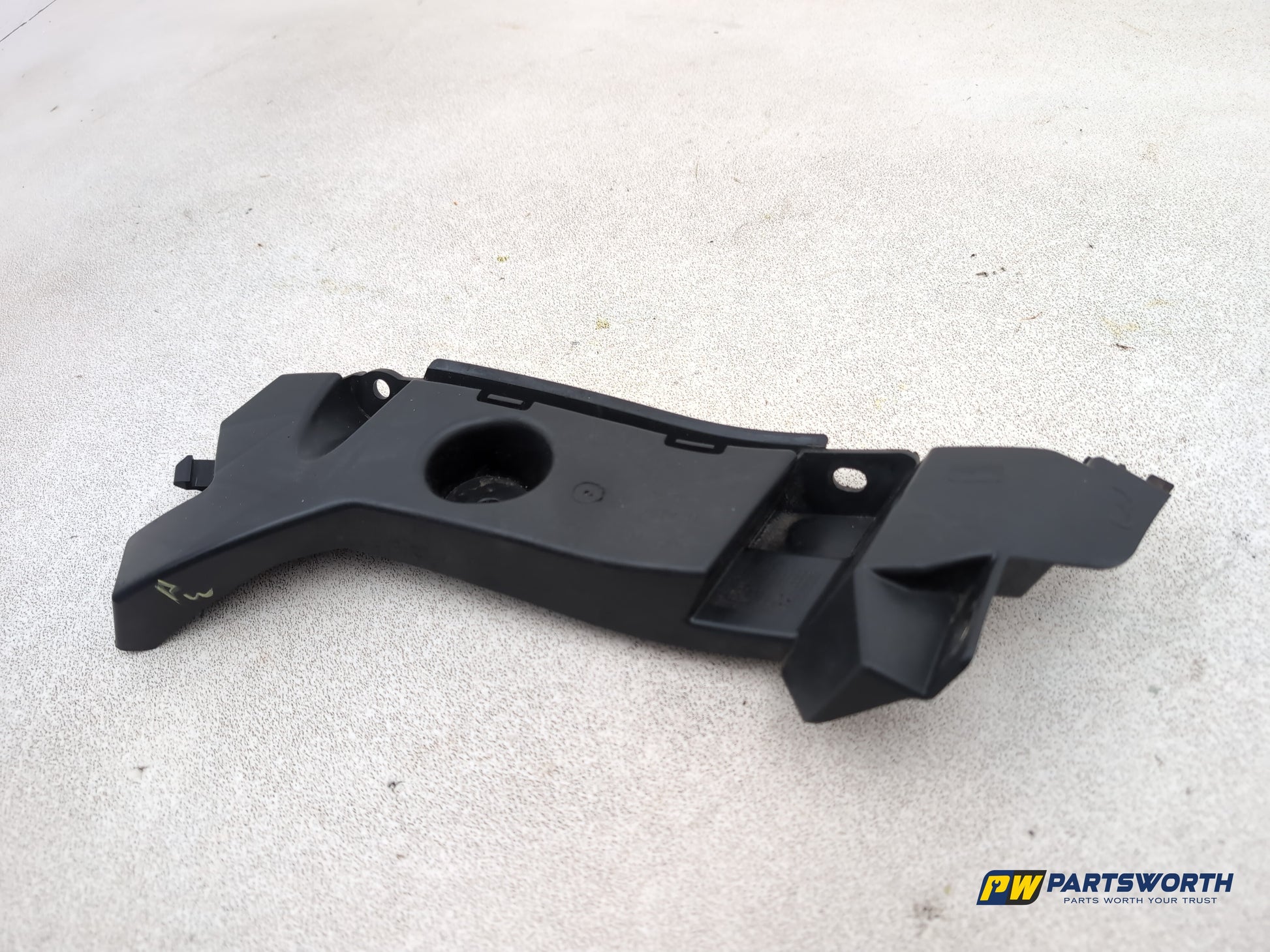Seat Ibiza Sportrider Rear Right Side Bumper Guide Bracket 6j3807394 2008-2012 - photo 2