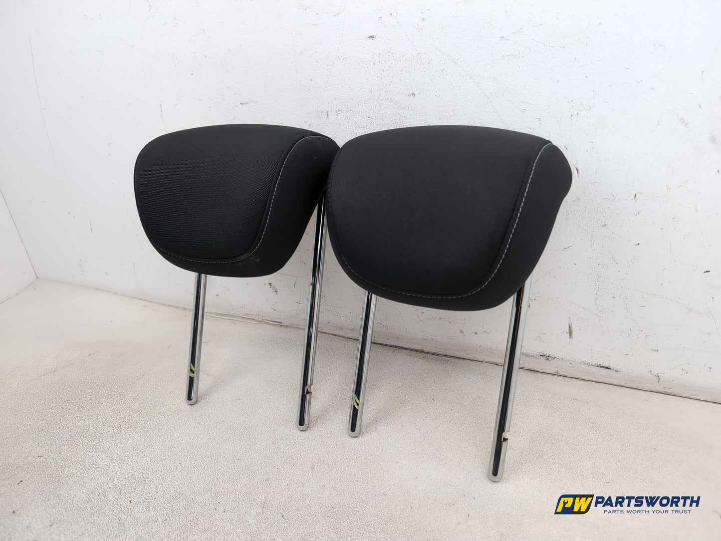 Audi A1 Contrast Edition Tdi Rear Headrest Set 2010-2012 - photo 8