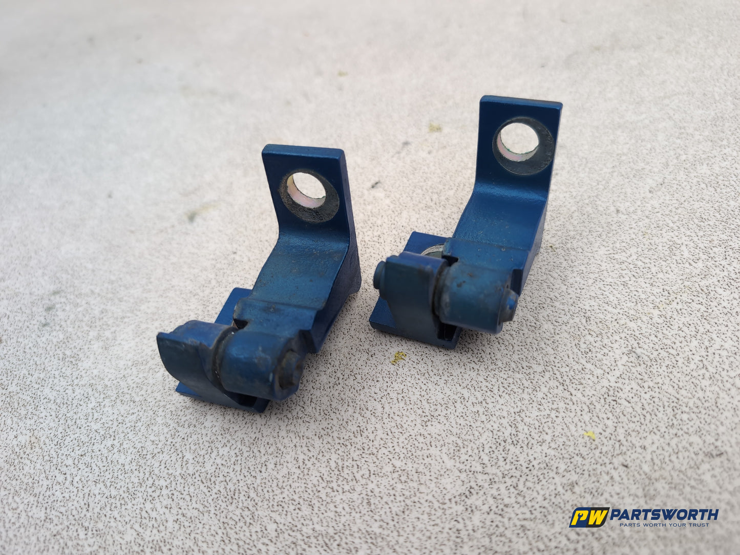 Seat Ibiza Sportrider Rh Driver Side Front Door Hinge Pair 8k0831402f 2008-2012 - photo 8