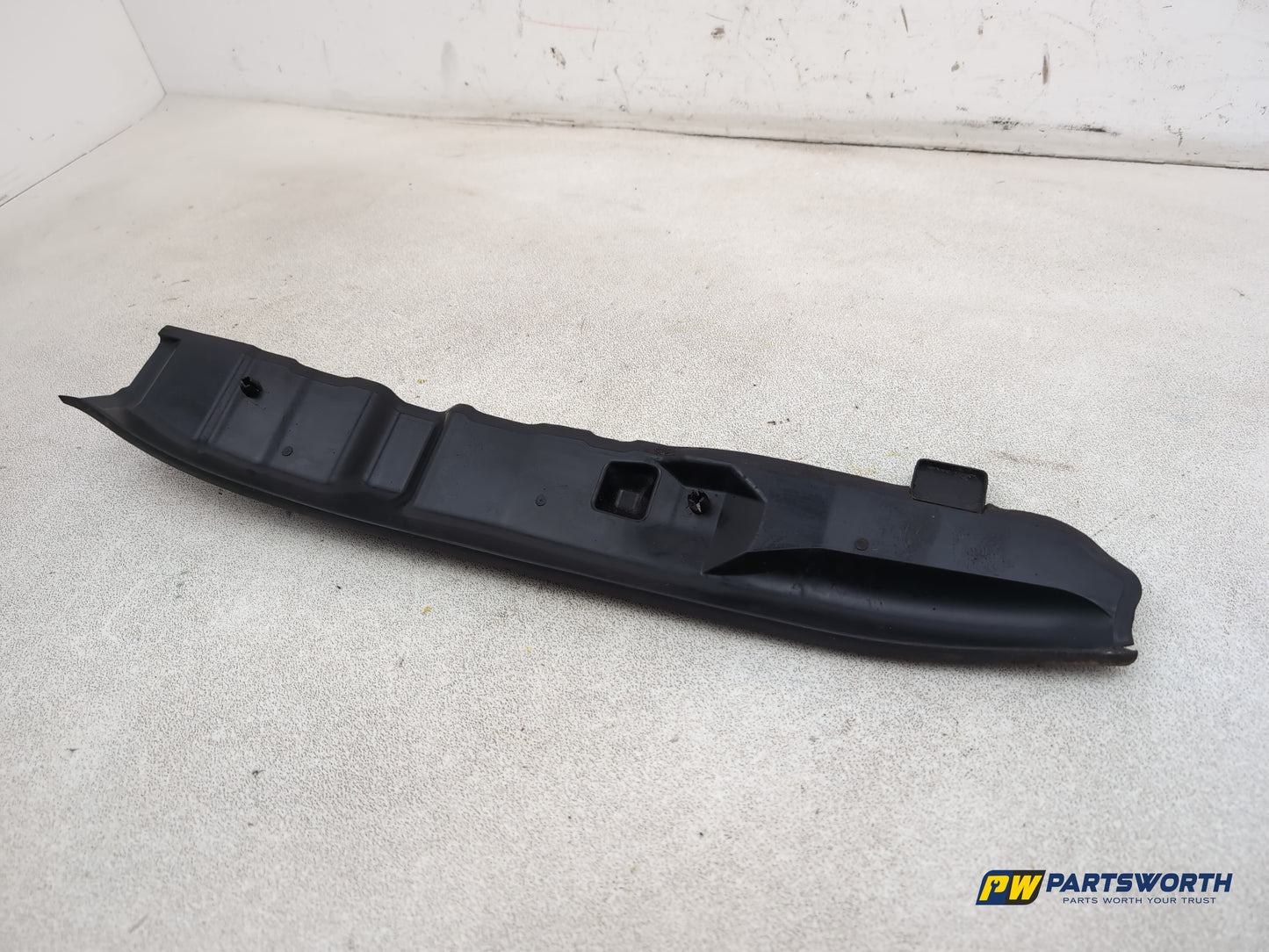 Audi A1 Contrast Edition Front Passenger Left Inner Wing Wheel Trim Arch - photo 2