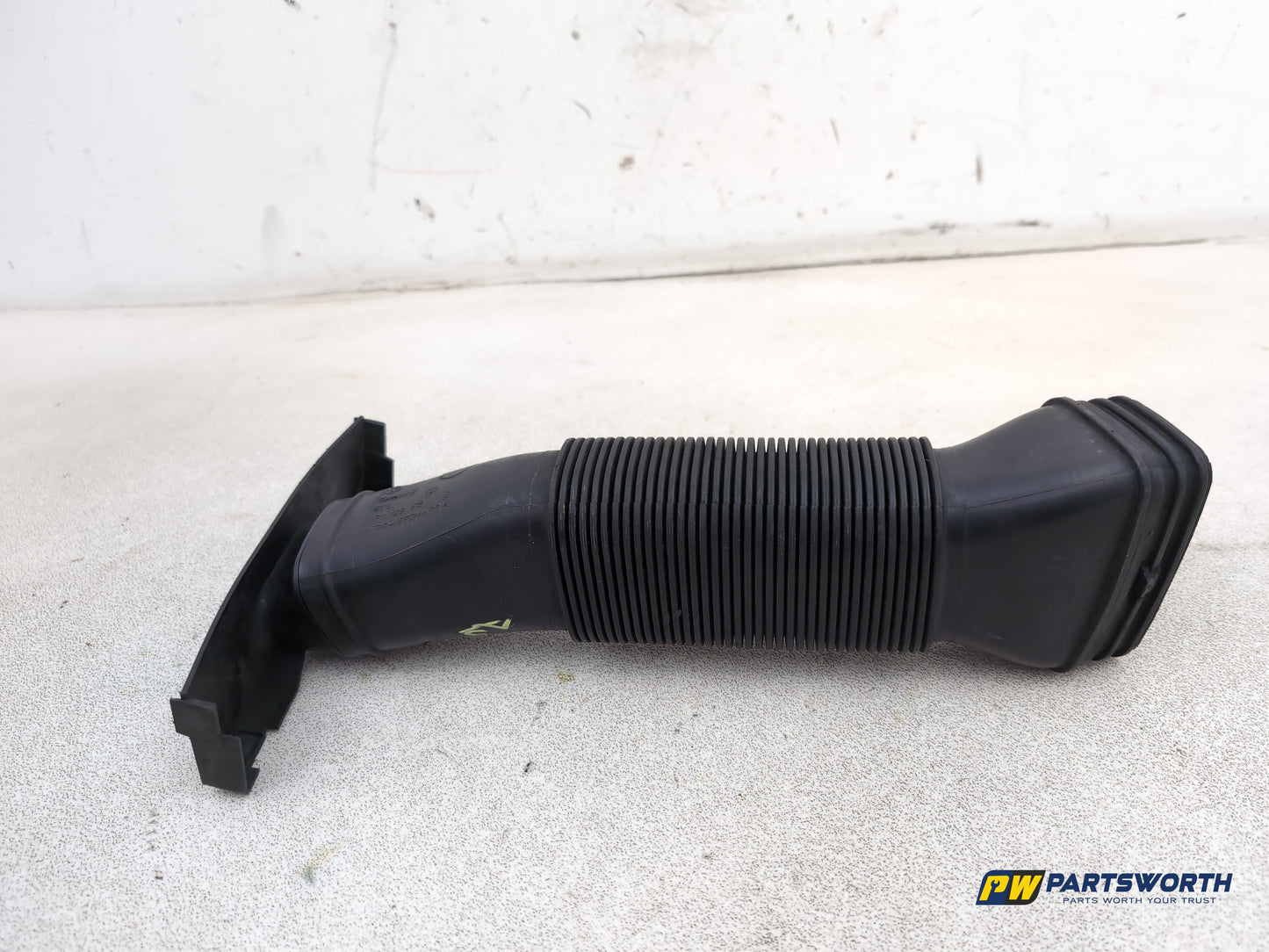 Audi A1 Contrast Edition Tdi Air Intake Pipe 6r0129618 2008-2012 - photo 2