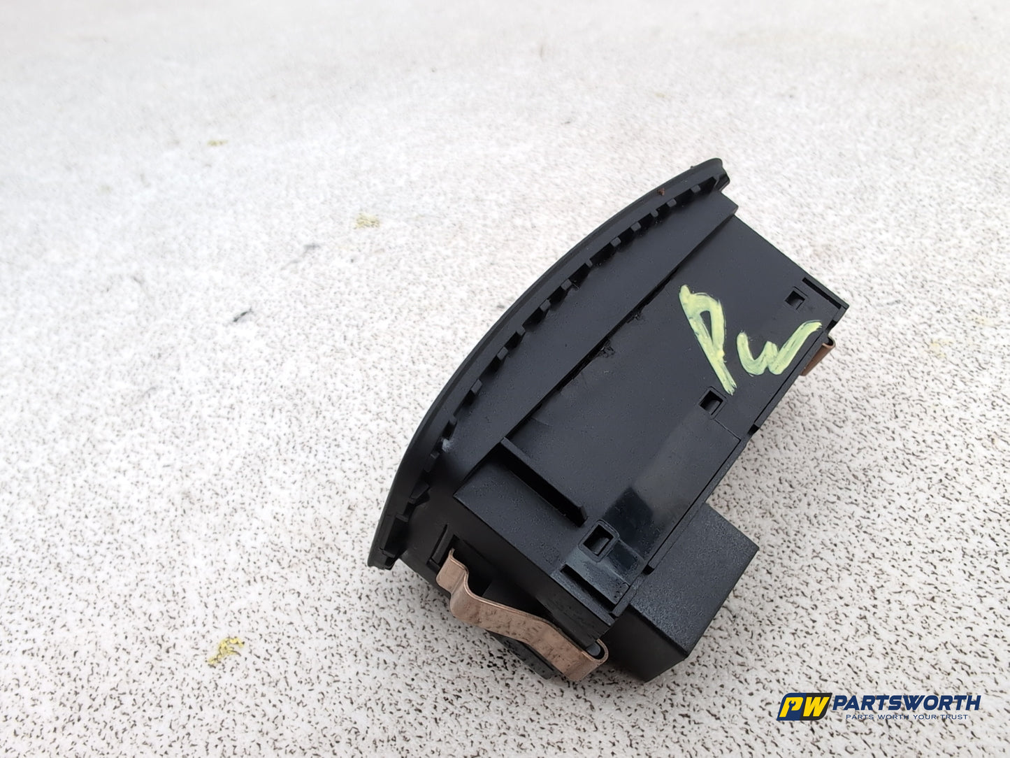 Audi A1 Contrast Edition Tdi Hazard Light Switch 2010-2012 - photo 2