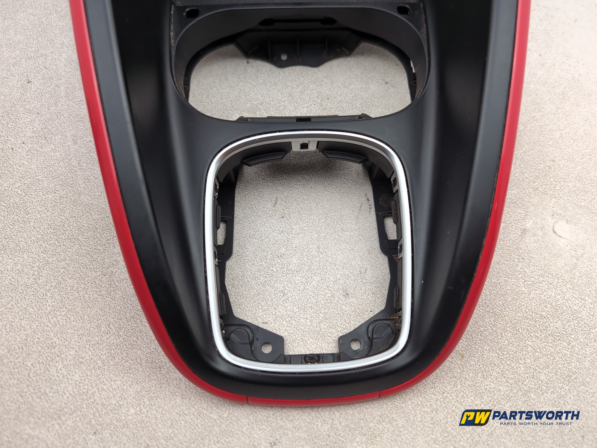 Audi A1 Contrast Edition Tdi Centre Console Surround Trim In Red Lz3m 2010-2012 - photo 8