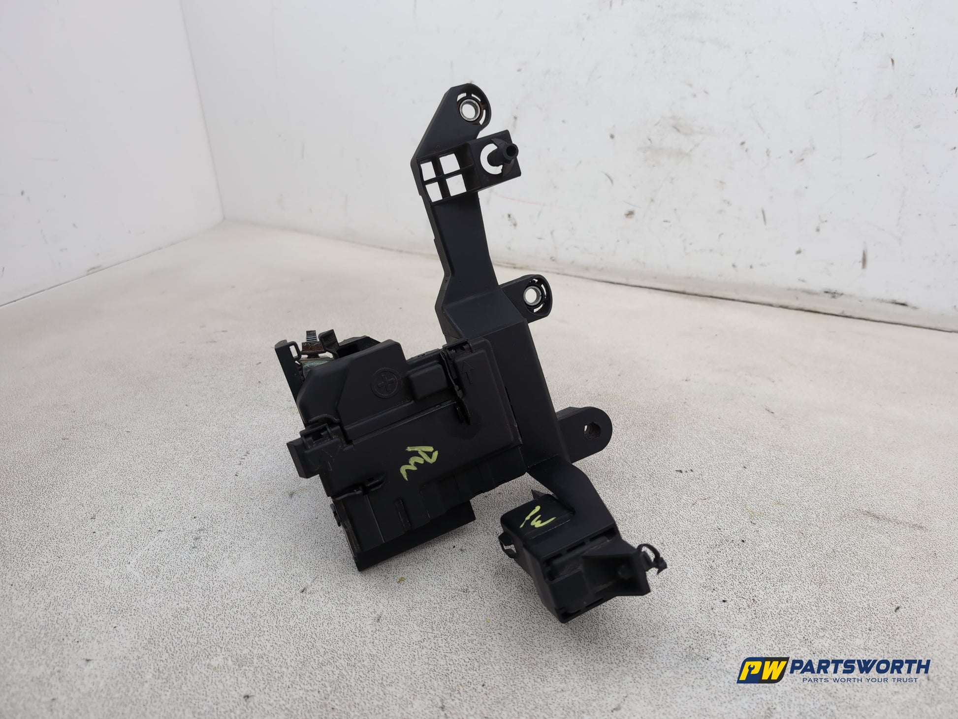 Audi A1 Contrast Edition Tdi Positive Battery Power Fuse Box 6r0915343c - photo 2