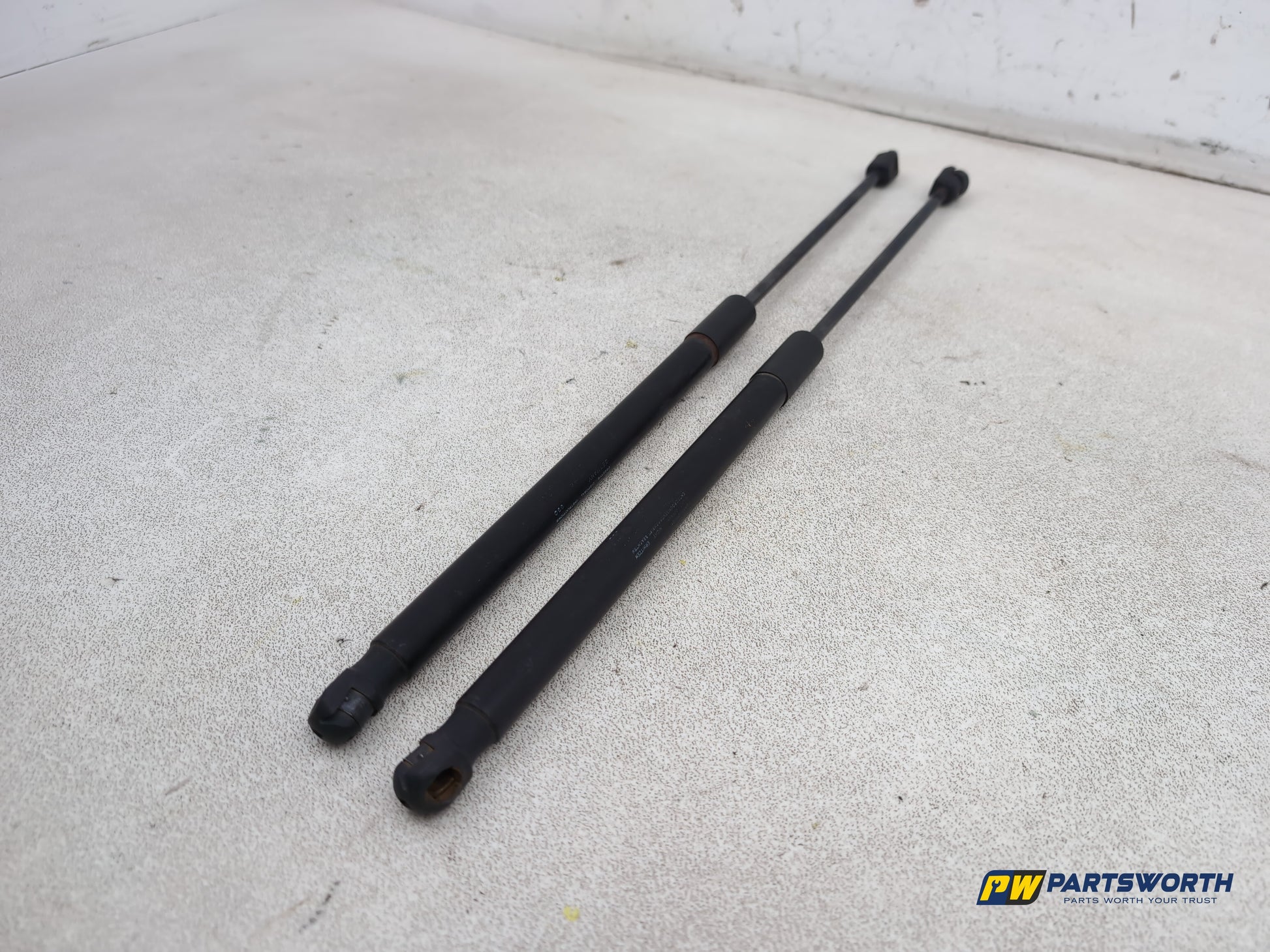 Audi A1 Contrast Edition Tdi Tailgate Gas Strut Pair 8x3827552 2010-2014 - photo 2