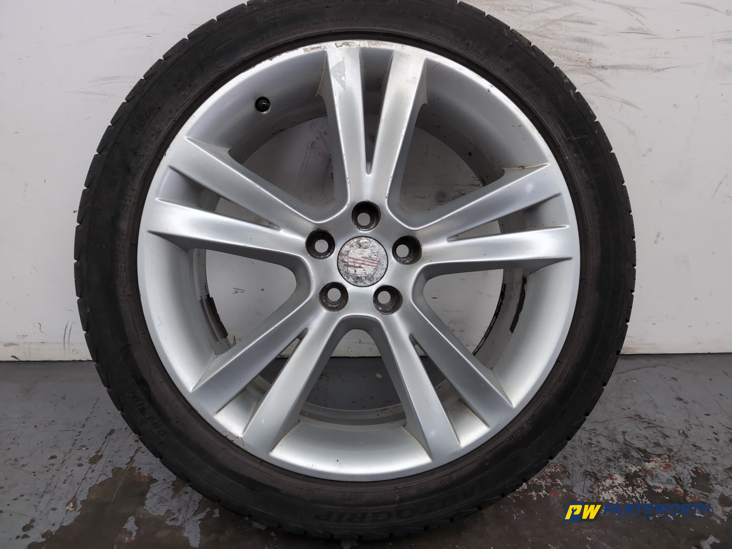 Seat Ibiza Sportrider Alloy Wheel With Tyre 215/45 R17 6j0601025c - photo 2