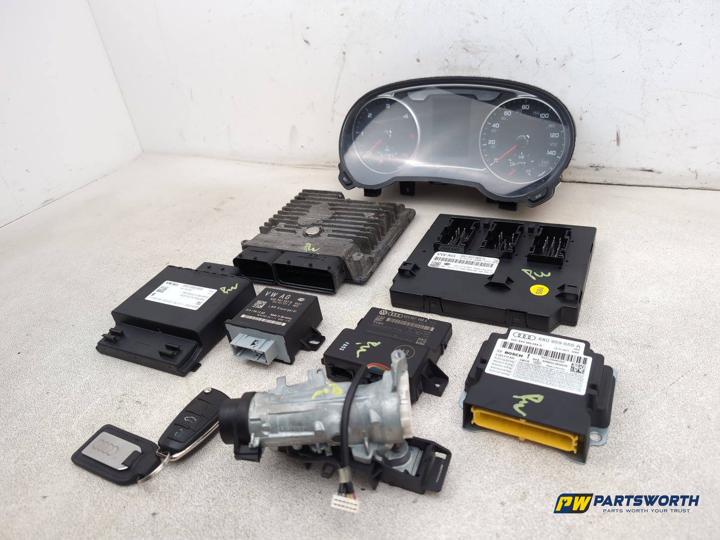 Audi A1 Contrast Edition Manual Engine Ecu Kit 1.6l Diesel 03l906023kq 2010-2012 - photo 2