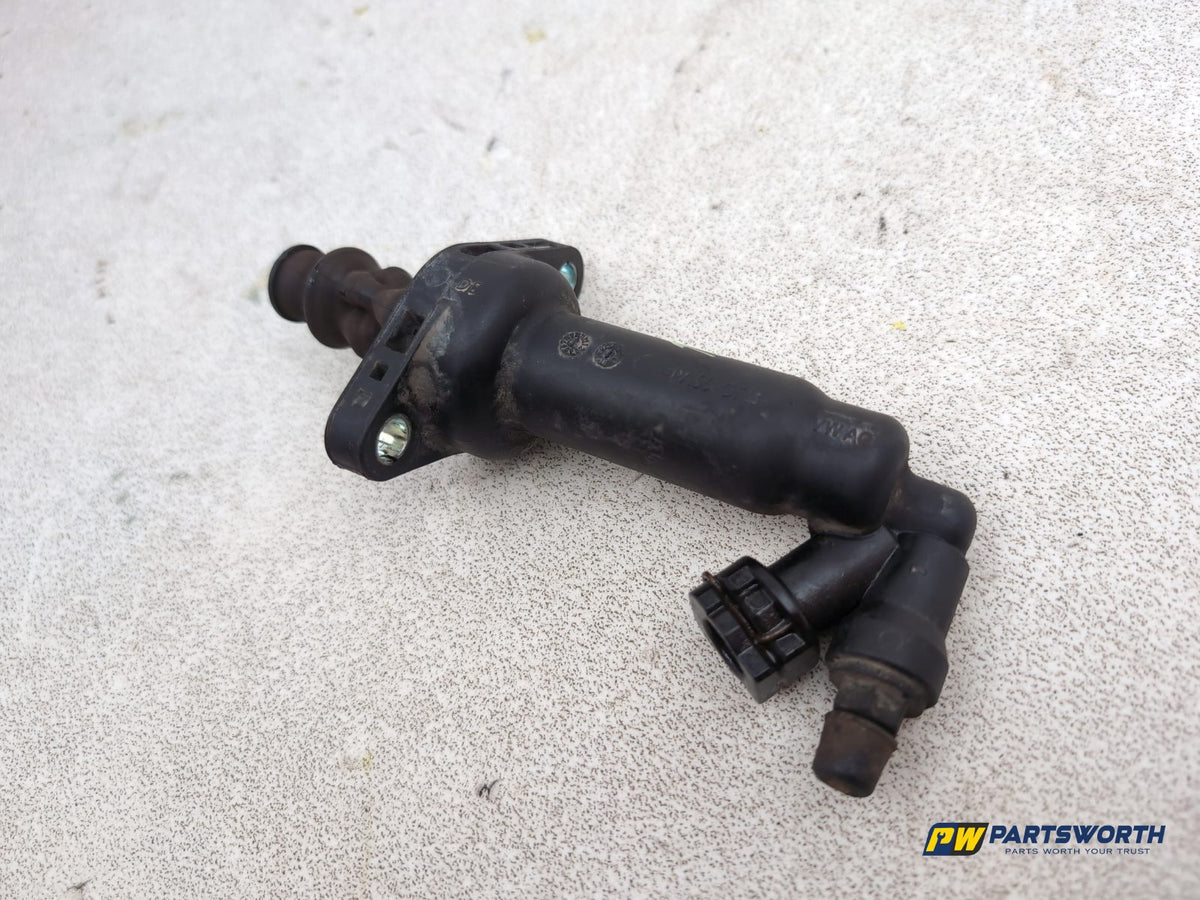 Clutch Slave Cylinder and Pipe  2