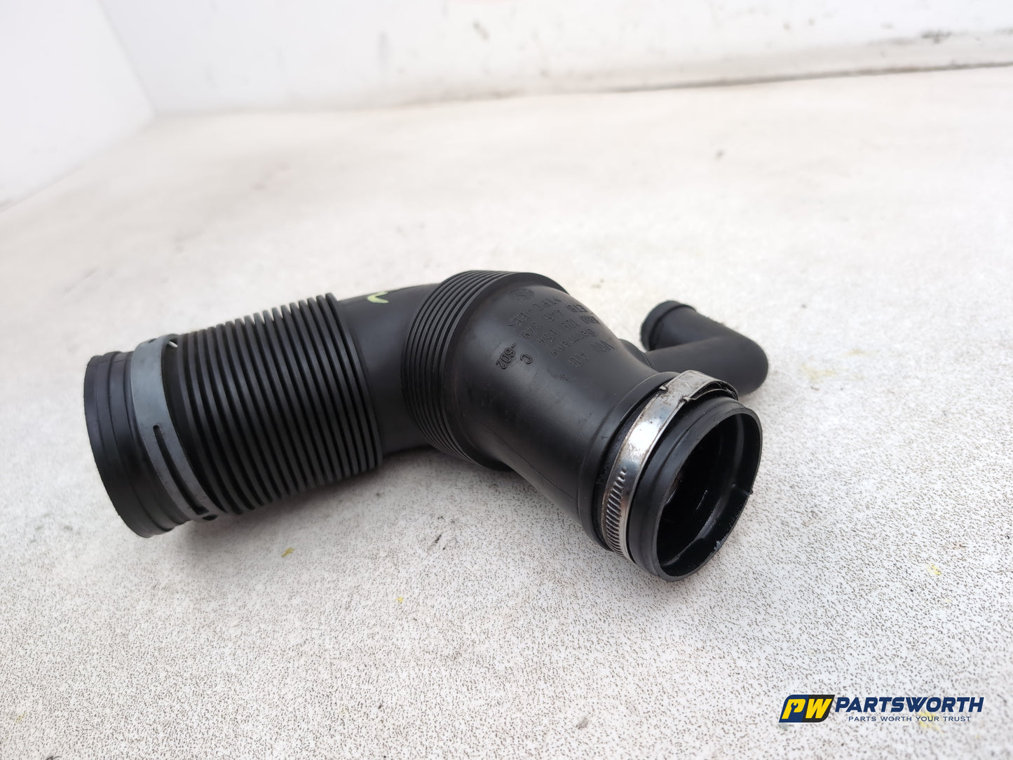 Audi A1 Contrast Edition Tdi Air Intake Pipe 1.6l Diesel 6r0129654c 2008-2012 - photo 8