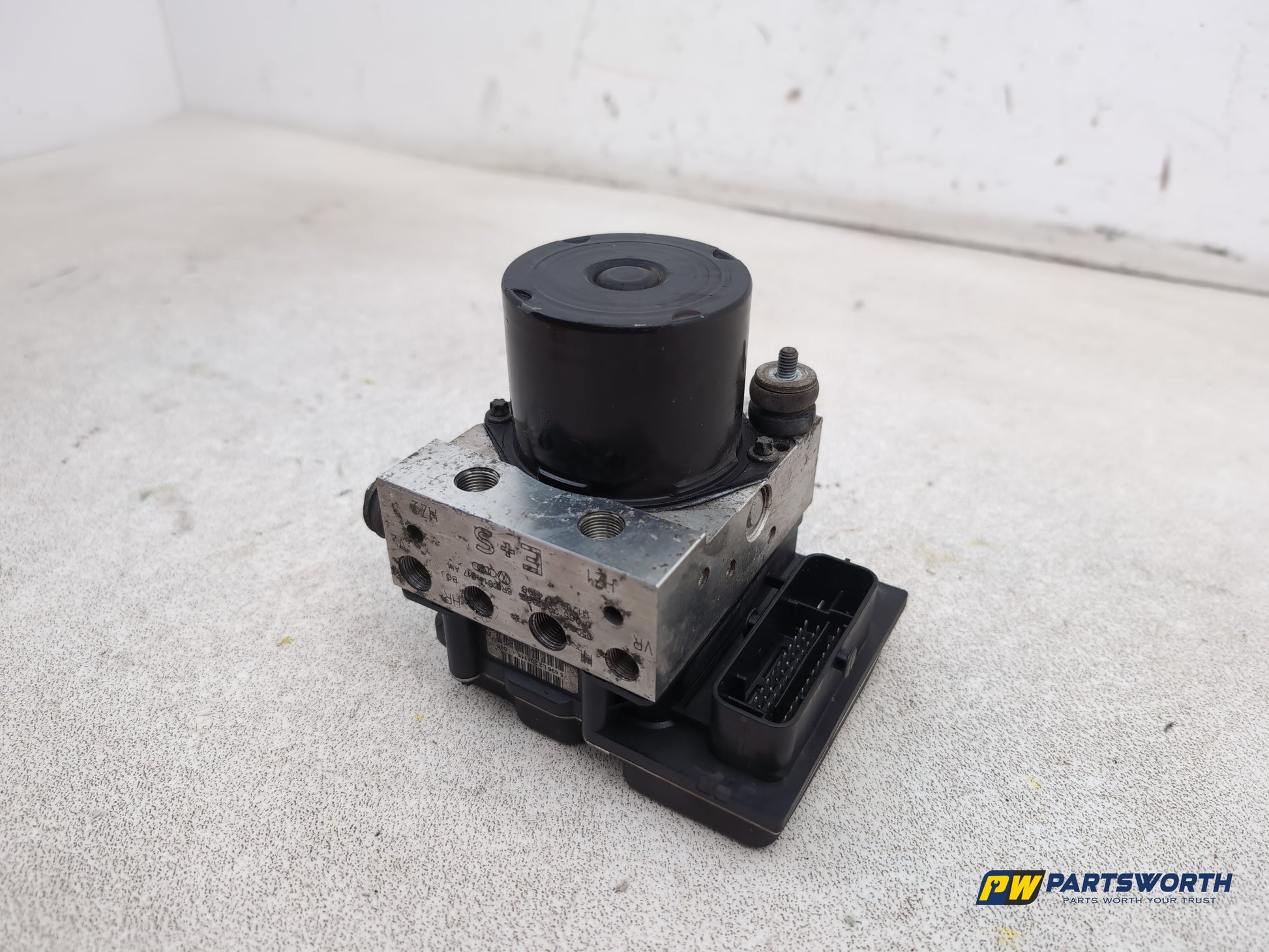 Audi A1 Contrast Edition Tdi Abs Pump 6r0907379bb 2010-2011 - photo 2