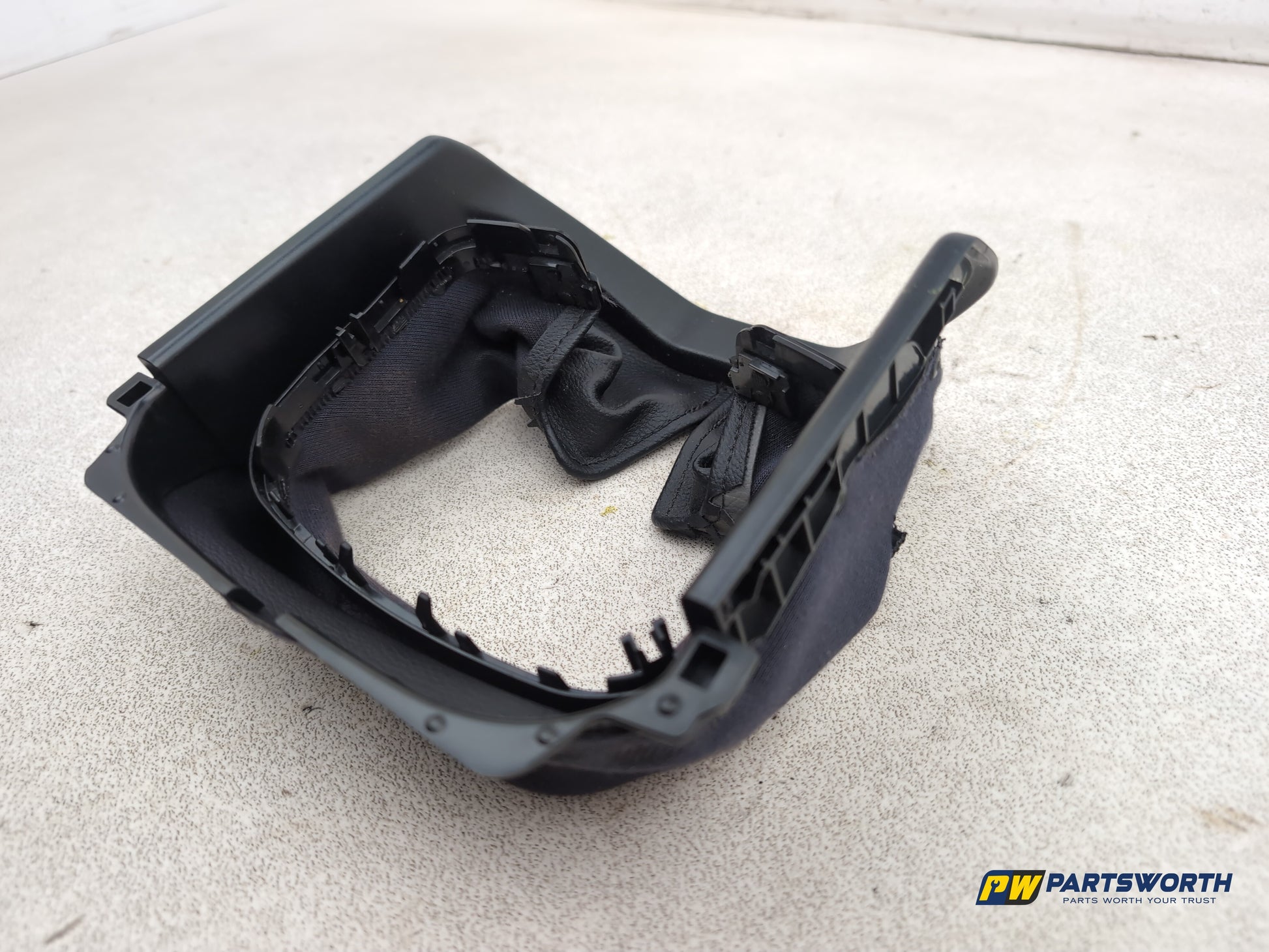 Mercedes-Benz E220 E-Calss W212 Steering Wheel Surround Trim Cover A2126800408 - photo 2