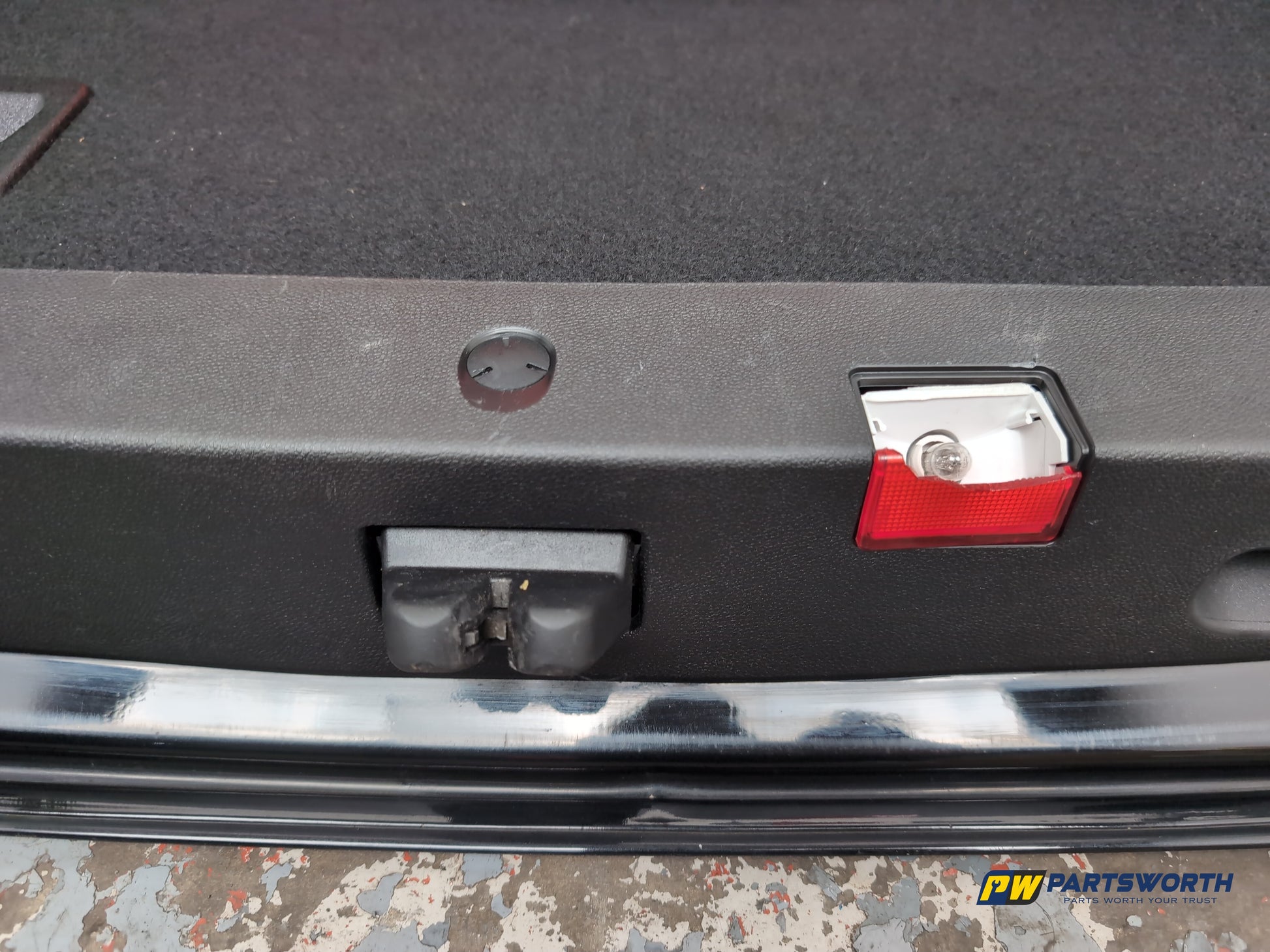 Boot Lid 14
