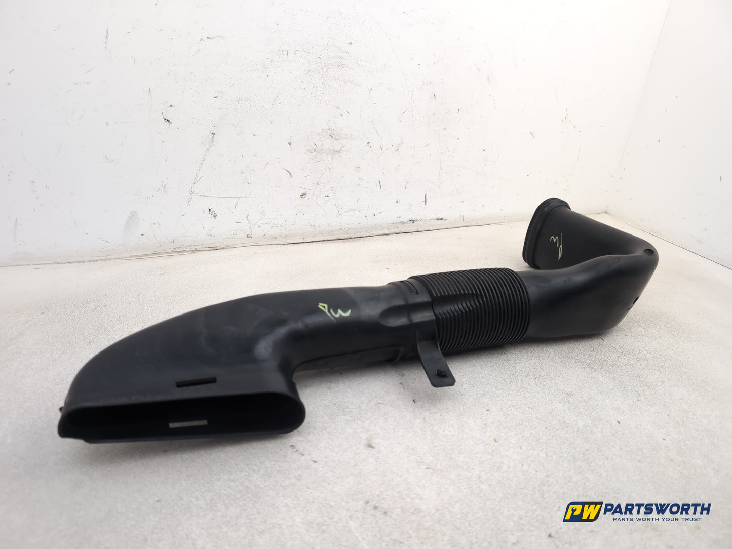 Mercedes-Benz E220e-Class W212 Air Intake Hose Pipe Line A6510903437 2009-2016 - photo 2