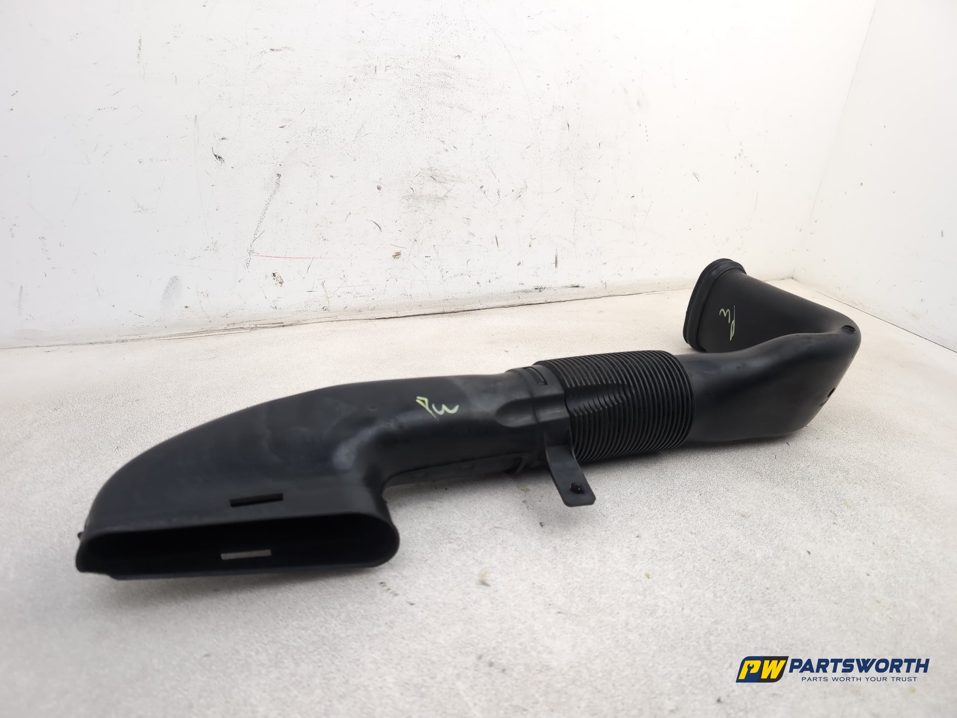 Mercedes-Benz E220e-Class W212 Air Intake Hose Pipe Line A6510903437 2009-2016 - photo 2