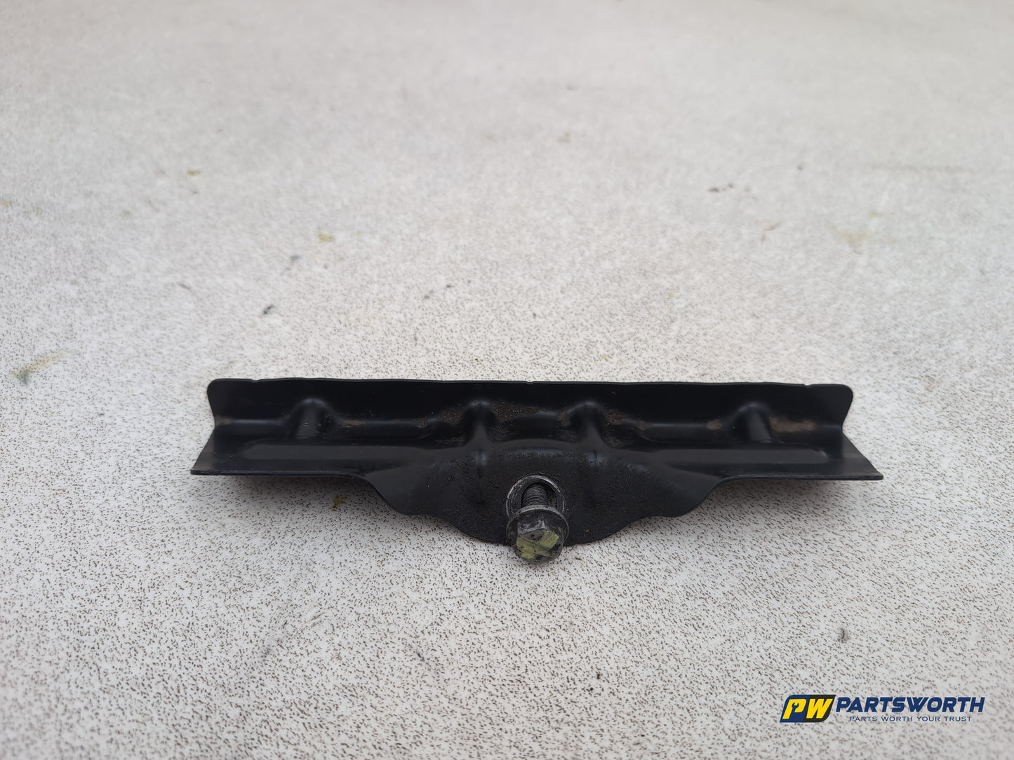 Mercedes-Benz E220 E-Class W212 Battery Holding Clamp A2126280041 2009-2016 - photo 2