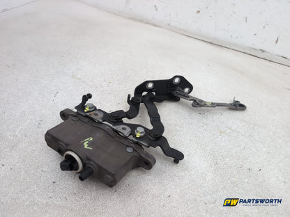 Mercedes-Benz E220 E-Class Saloon Bonnet Hinge Lh Passenger Side A2048800128 - photo 2