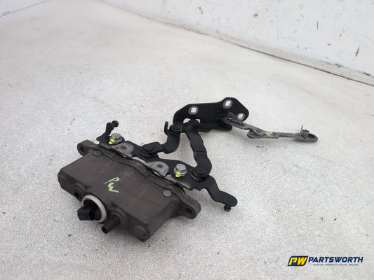 Mercedes-Benz E220 E-Class Saloon Bonnet Hinge Lh Passenger Side A2048800128 - photo 2