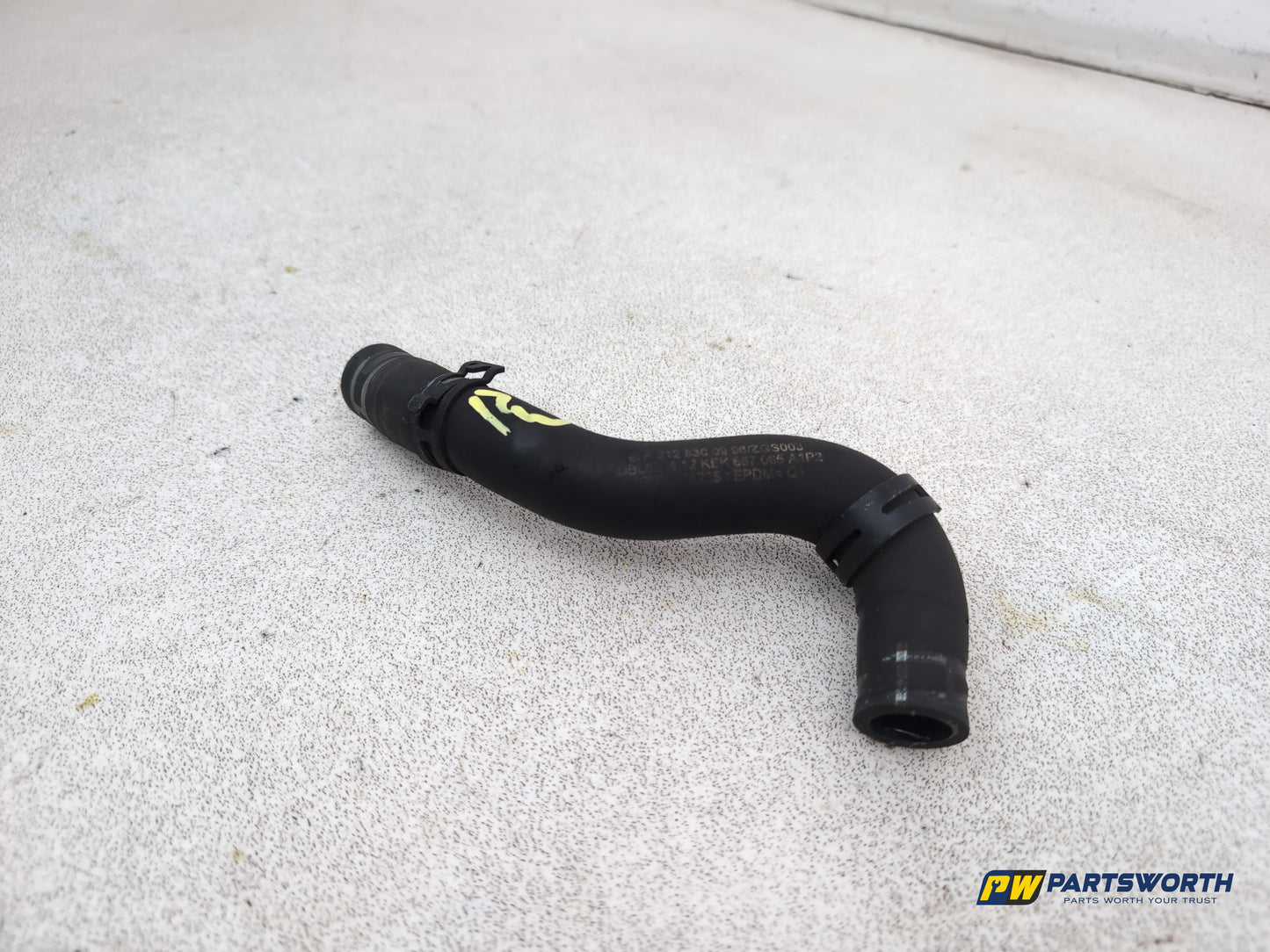 Mercedes-Benz E220 E-Class W212 Coolant Hose Pipe A2128300996 2009-2016 - photo 2