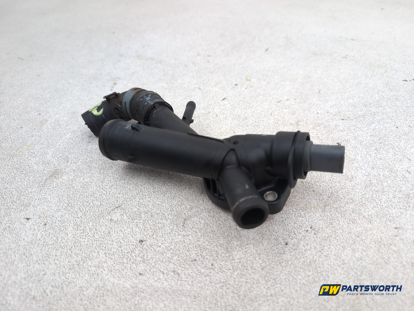 Audi A1 Contrast Edition Tdi Thermostat Coolant Housing Flange 03l121131aa - photo 2