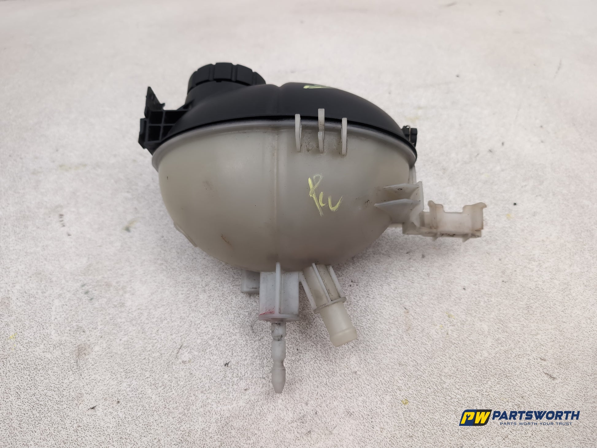 Mercedes-Benz E220 E-Class W212 Saloon Radiator Expansion Tank A2045000549 - photo 2
