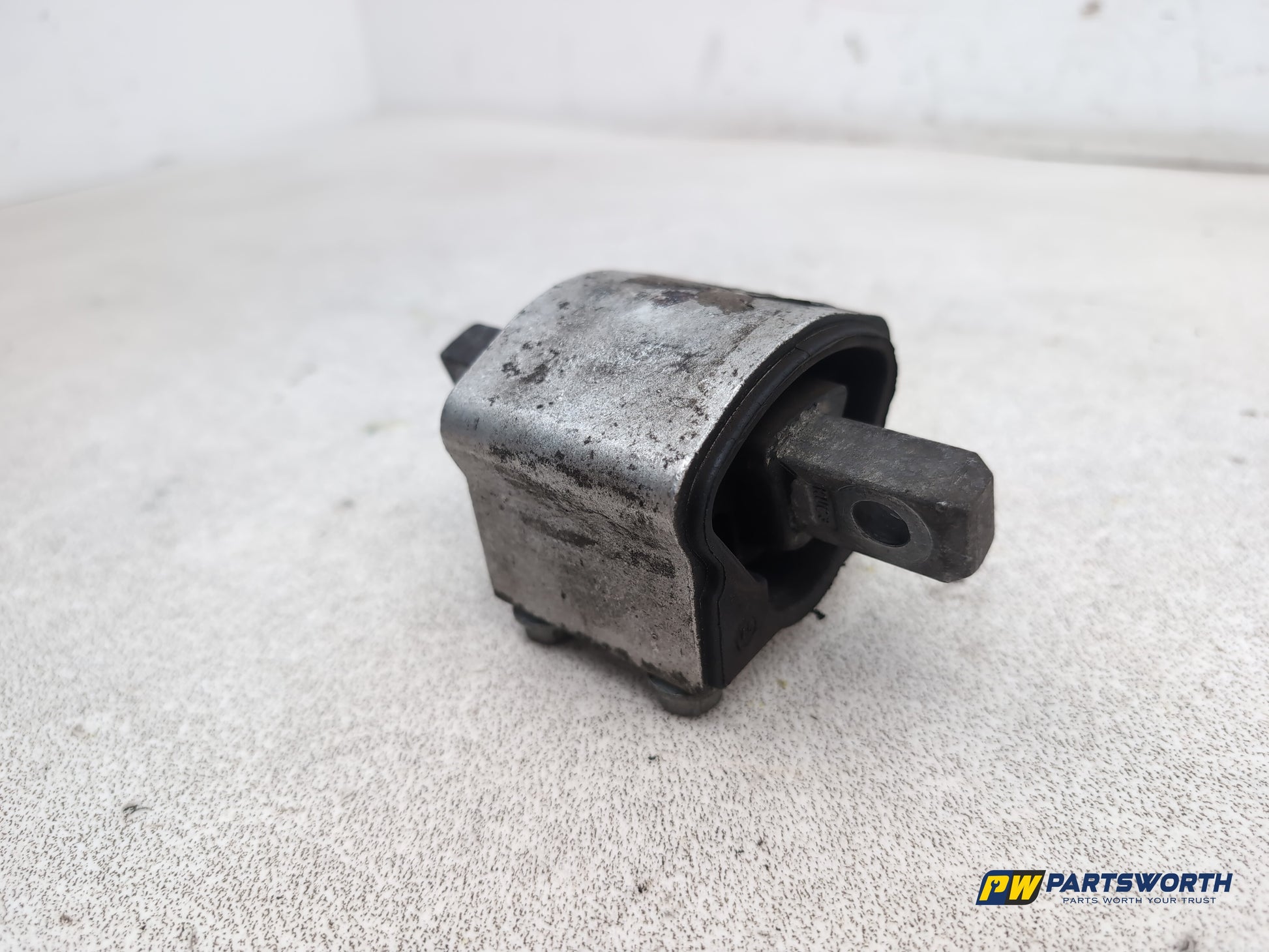 Mercedes-Benz E220 E-Class W212 Transmissision Mounting Support 2009-2016 - photo 2